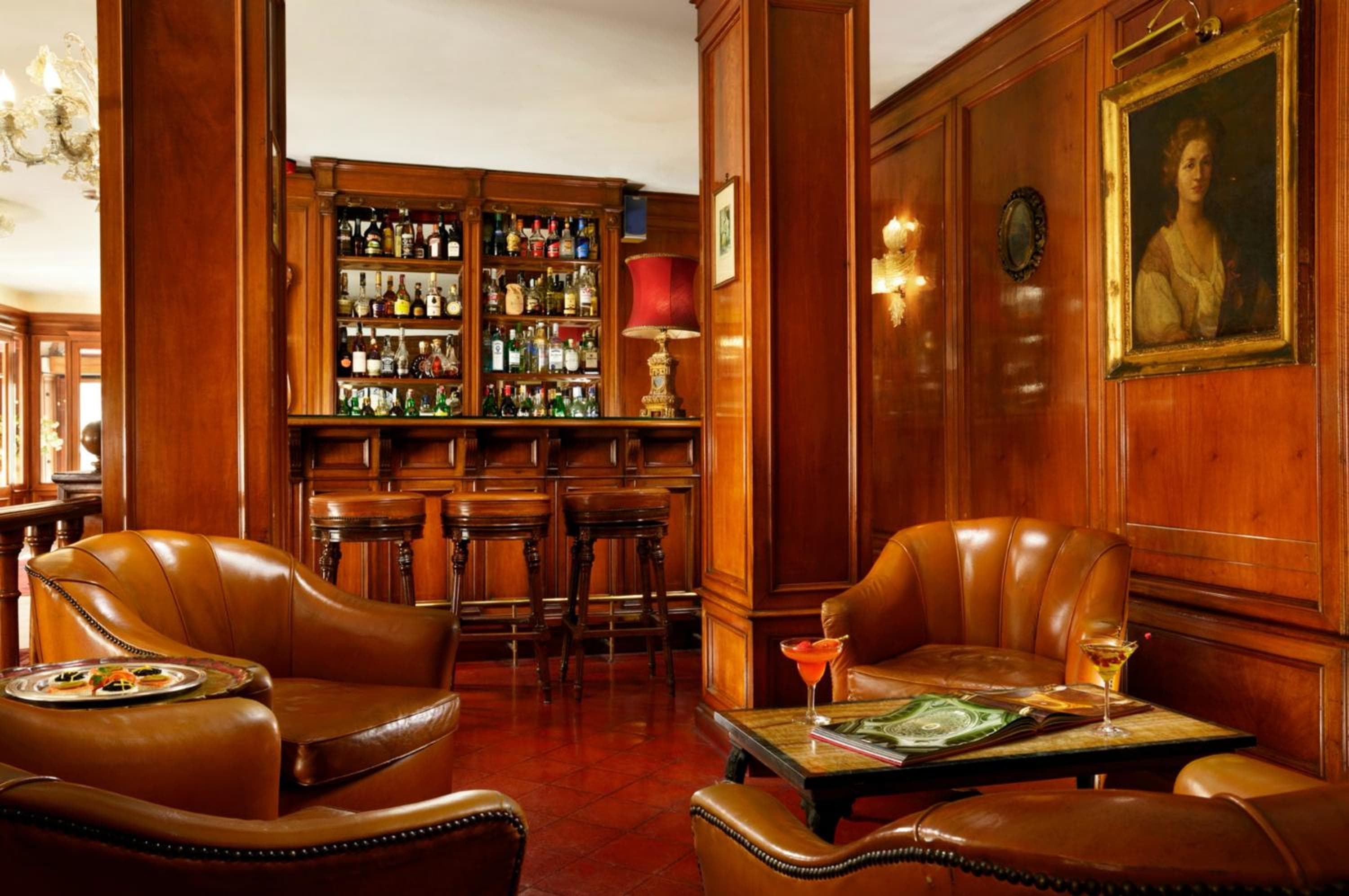 Hotel Forum — 27