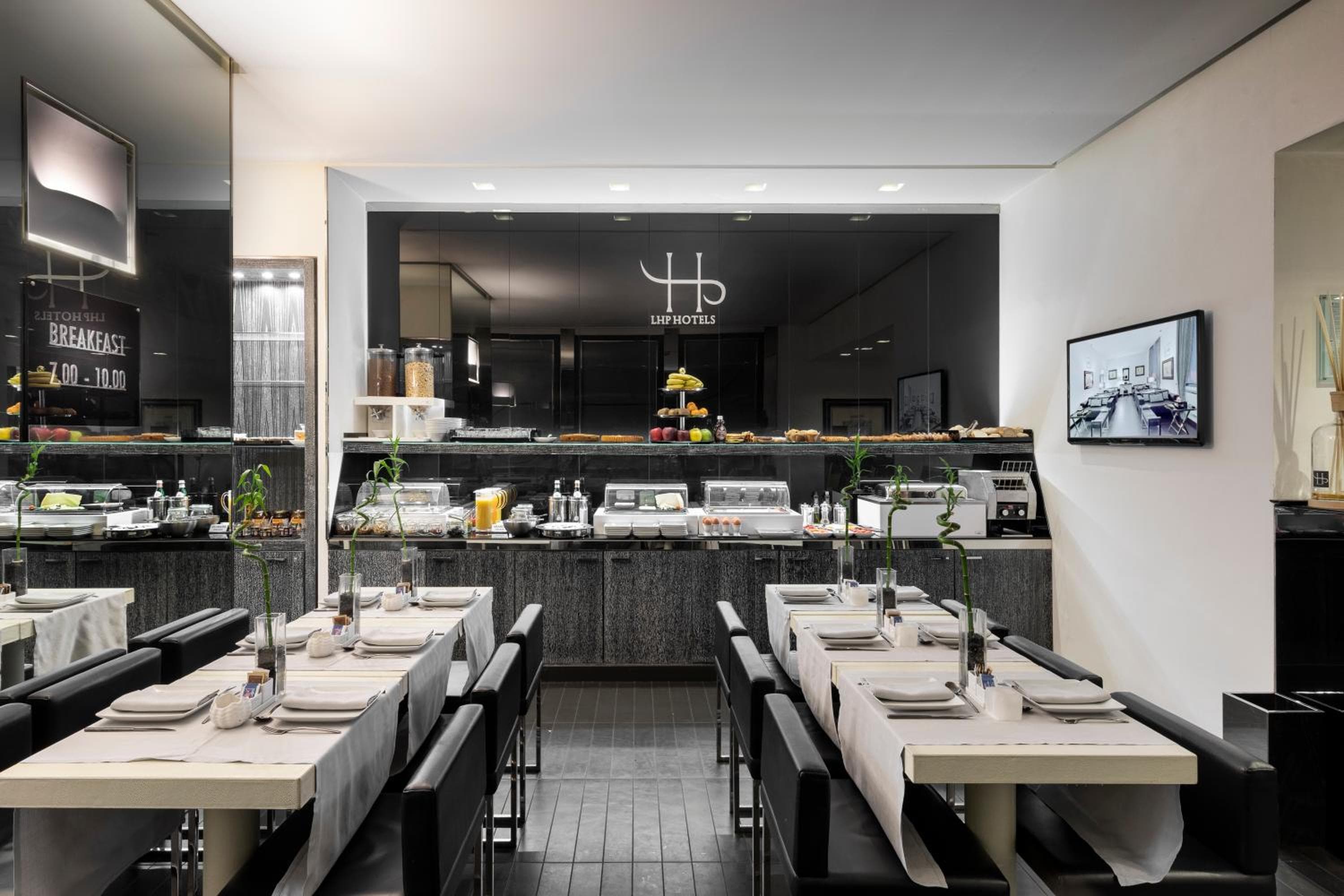 LHP Hotel Napoleon — 19
