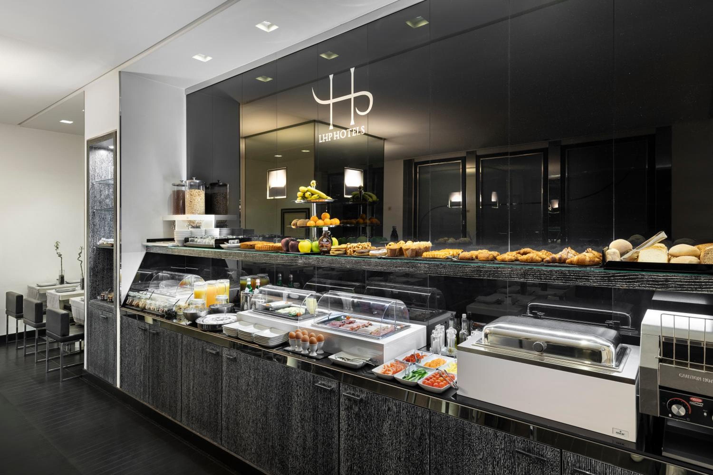 LHP Hotel Napoleon — 20