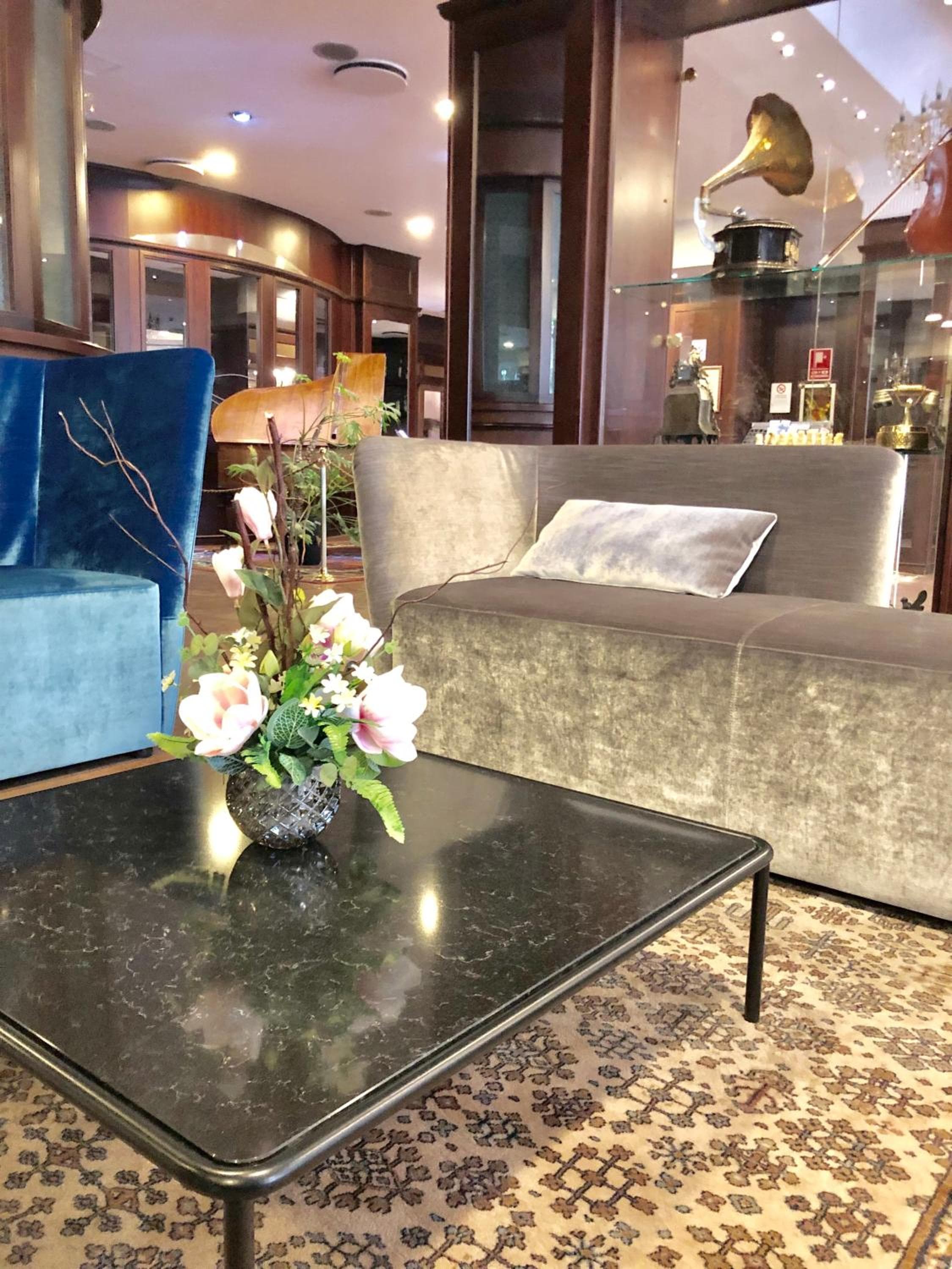 Hotel Mythos — 16