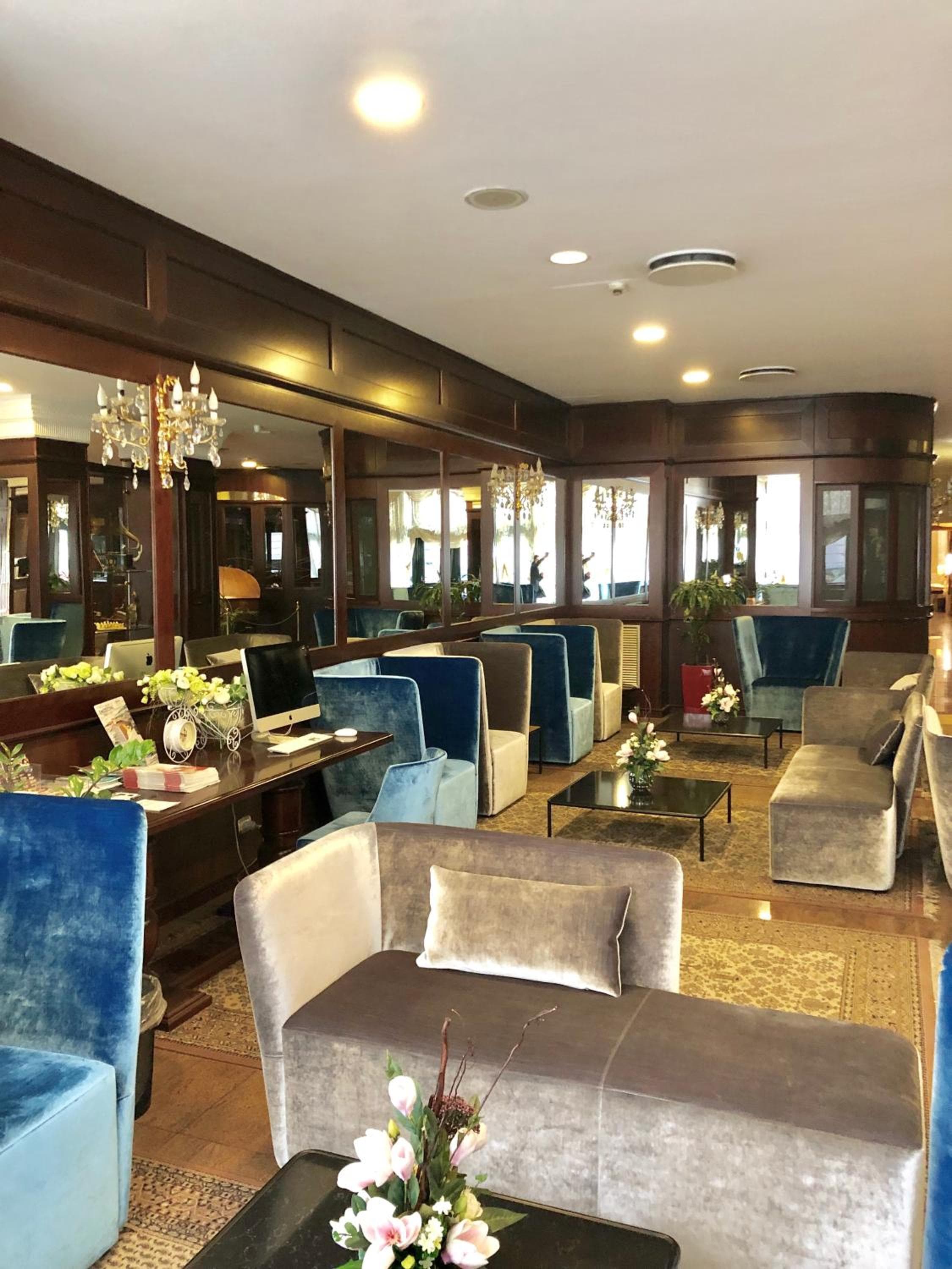Hotel Mythos — 9