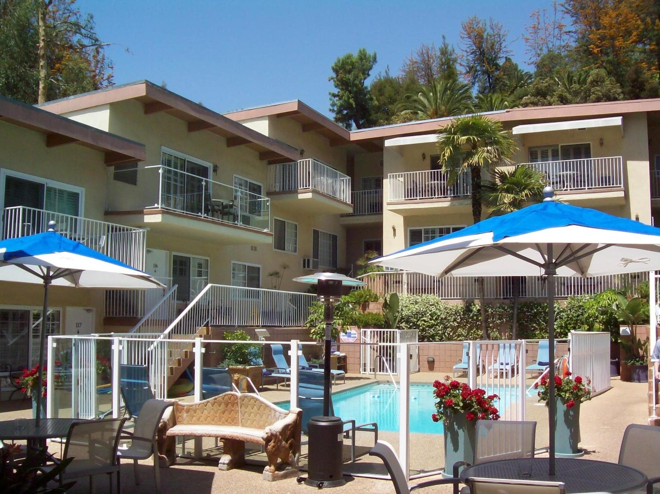Magic Castle Hotel — 3