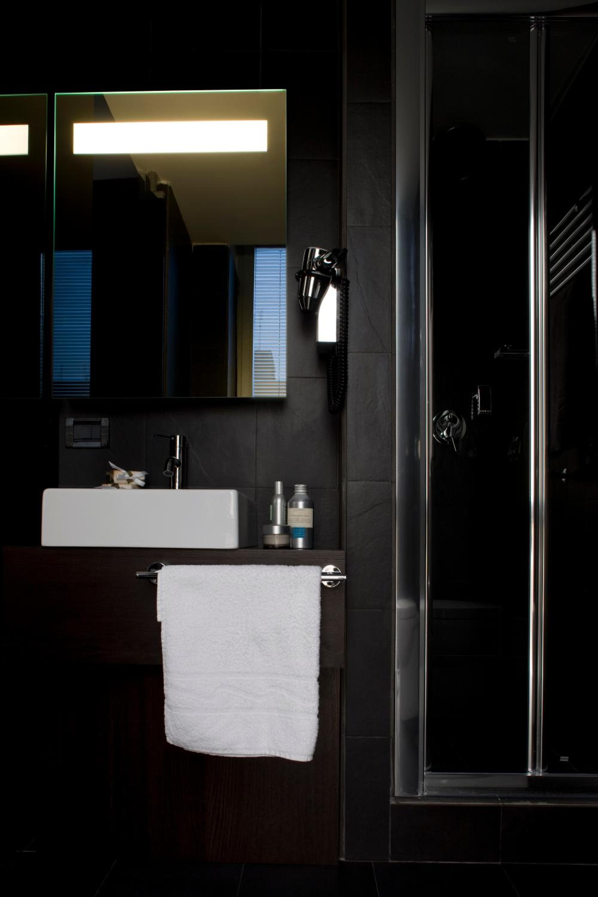 Twentyone Hotel — 13