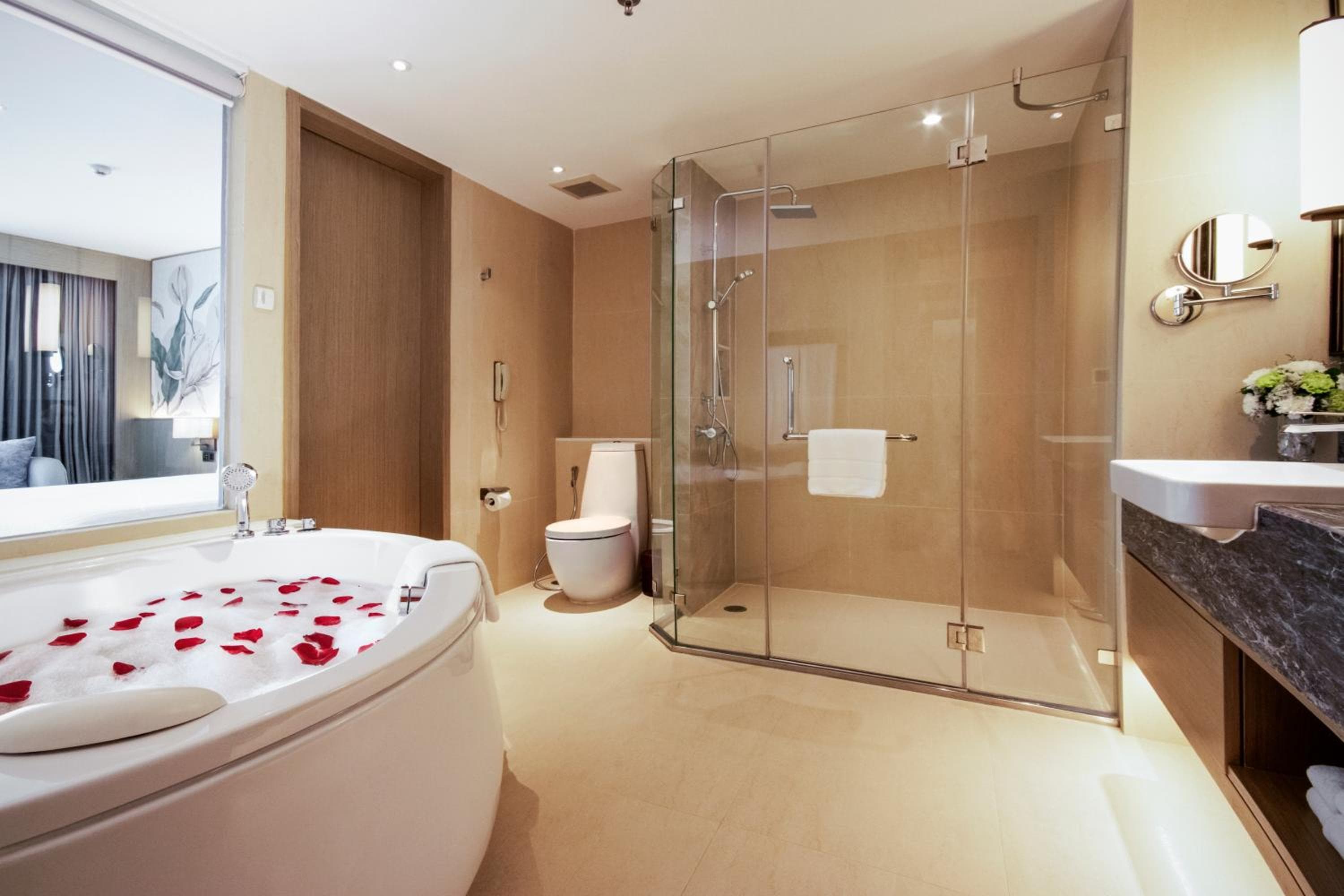 Sivatel Bangkok Hotel — 15