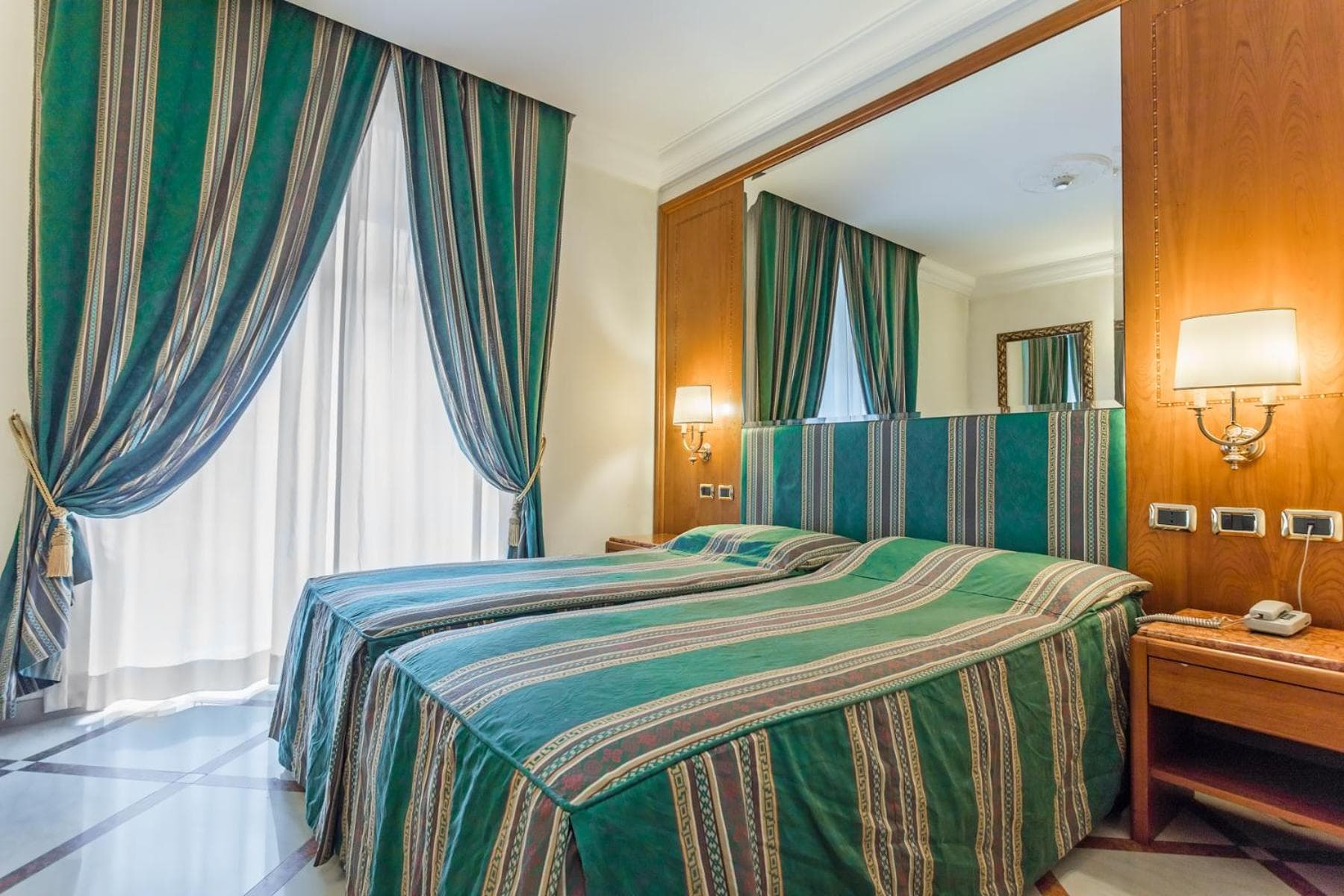 Raeli Hotel Regio — 11