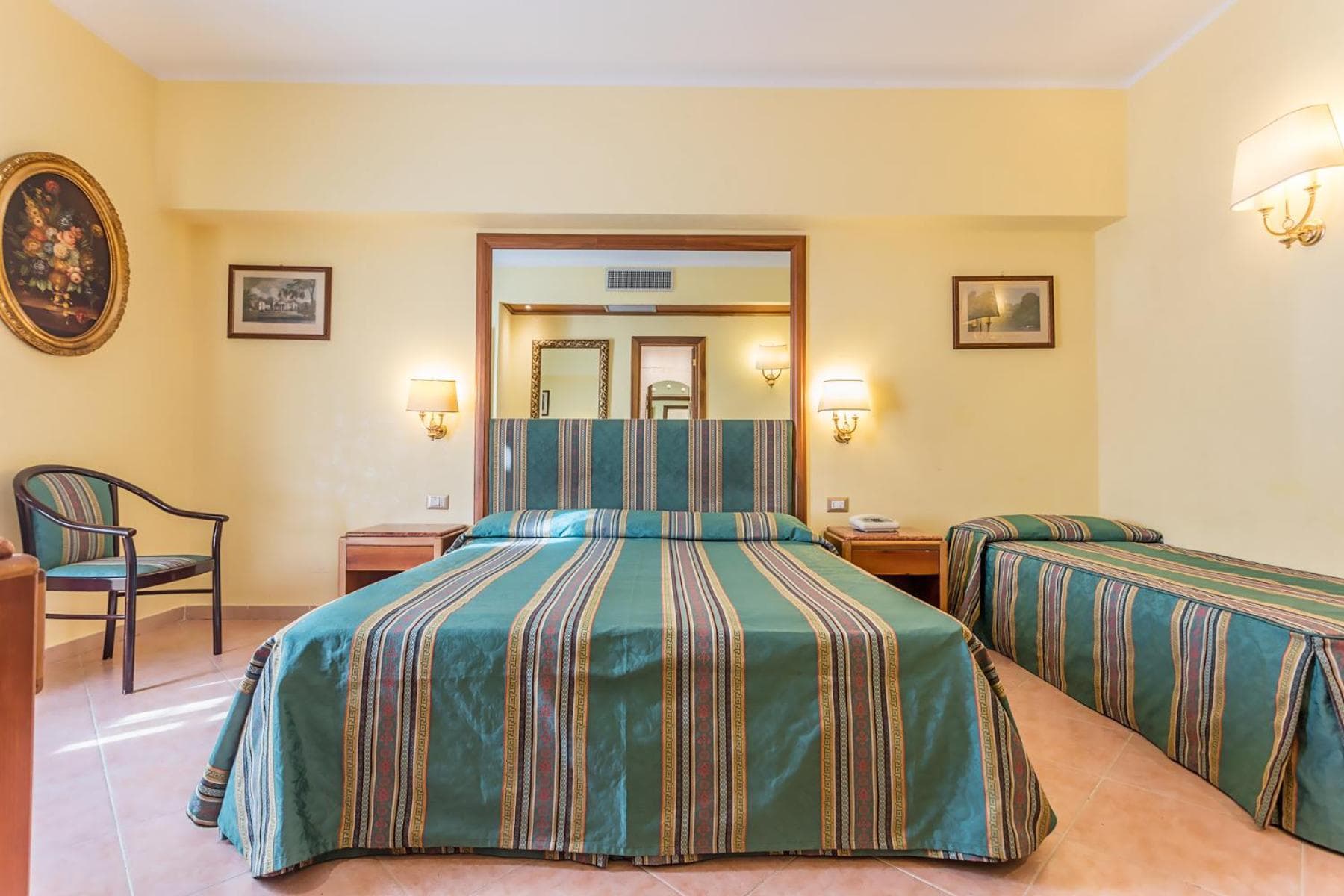 Raeli Hotel Regio — 24