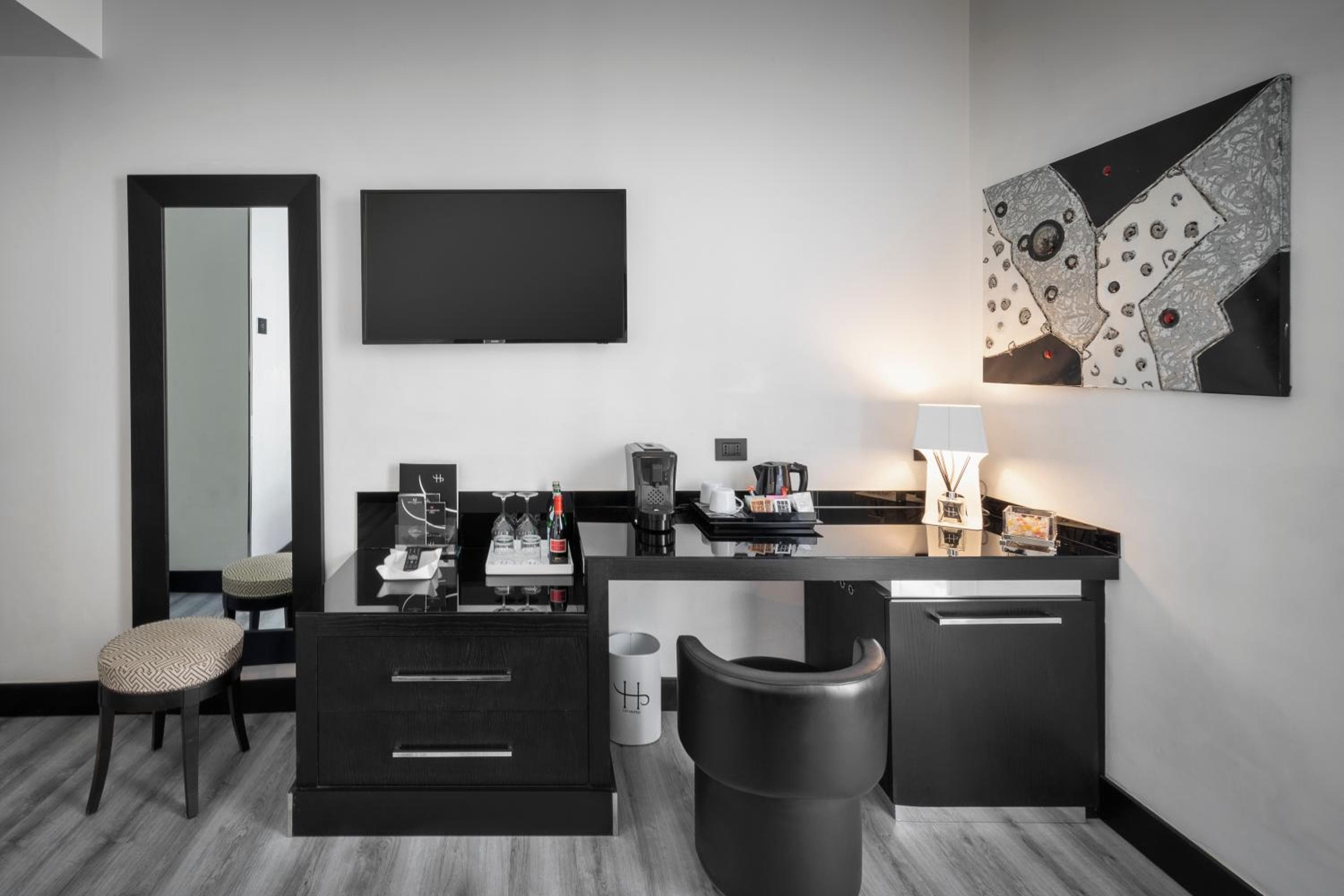 LHP Hotel Napoleon — 18