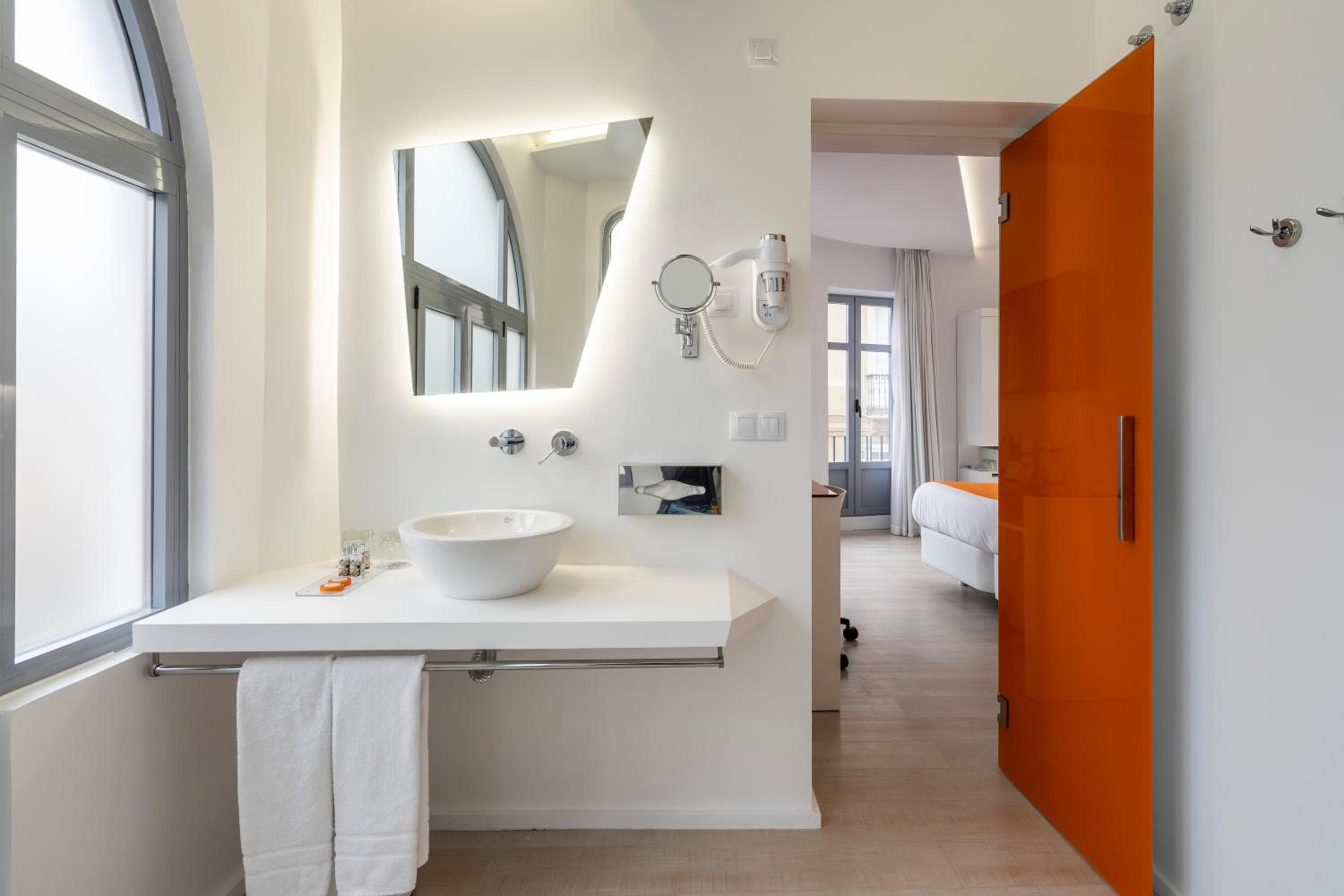 Atarazanas Málaga Boutique Hotel — 8