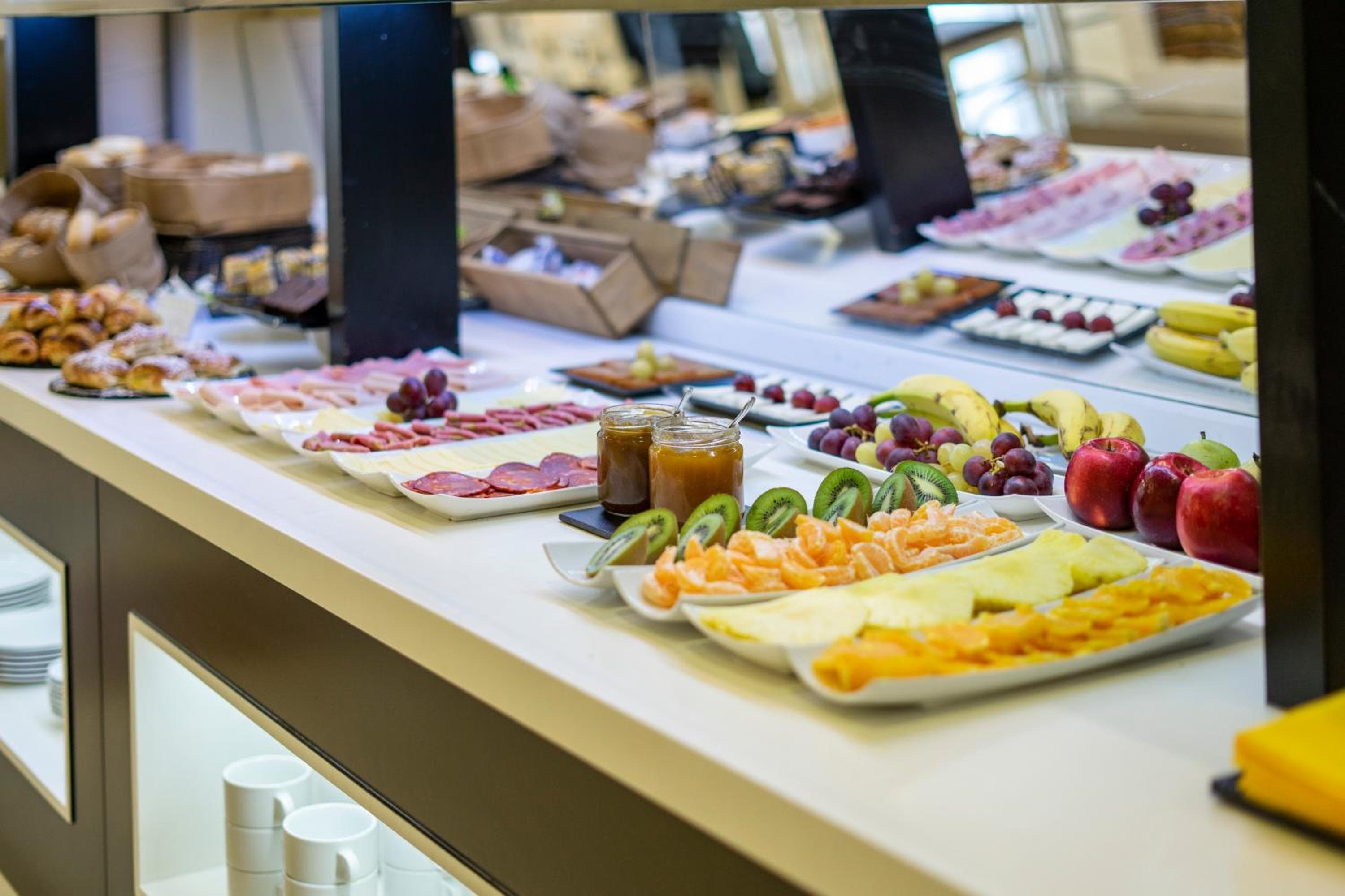 Atarazanas Málaga Boutique Hotel — 5