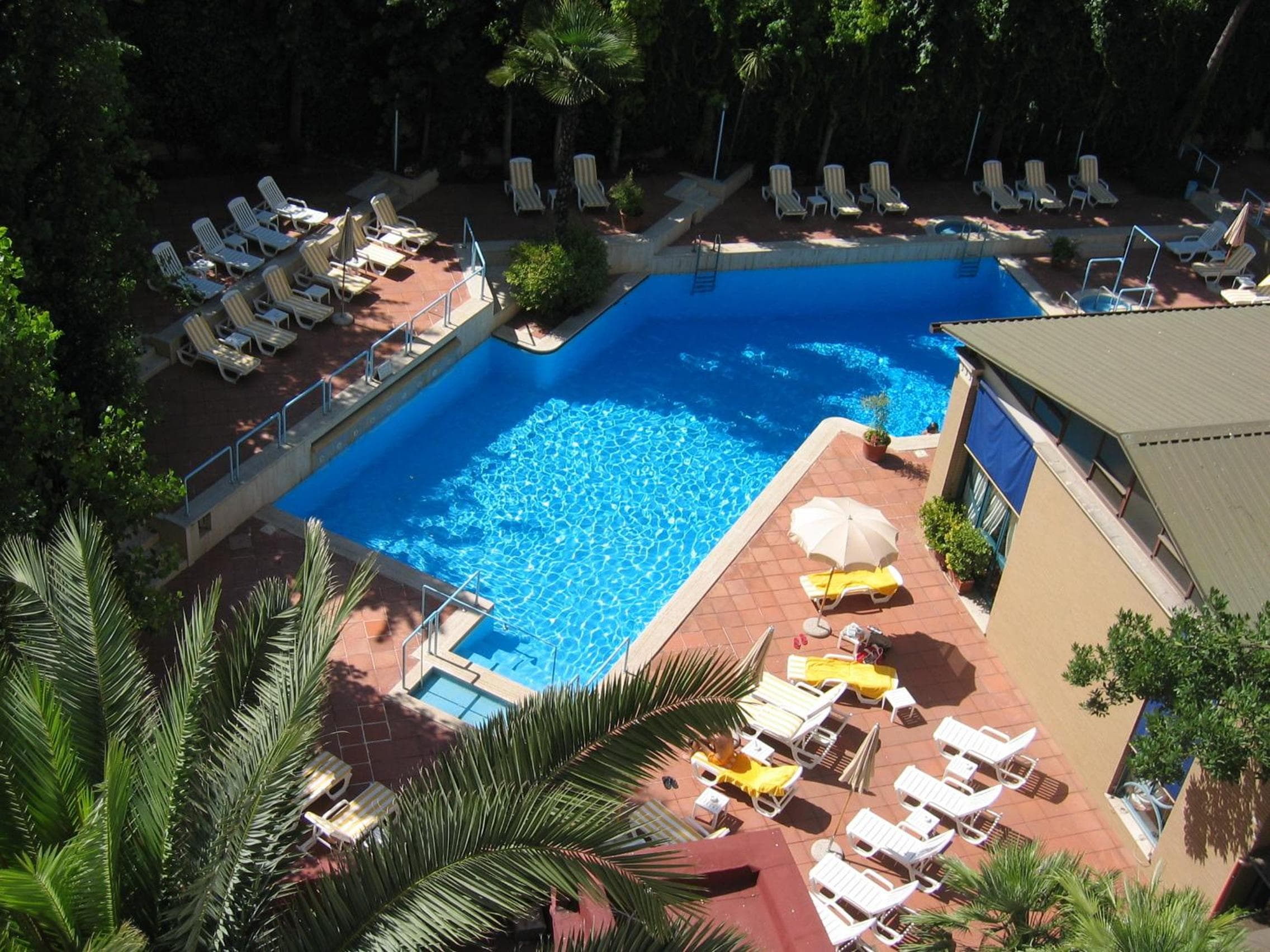 Aldrovandi Residence City Suites — 2