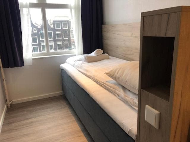 Facade Hotel Amsterdam — 24