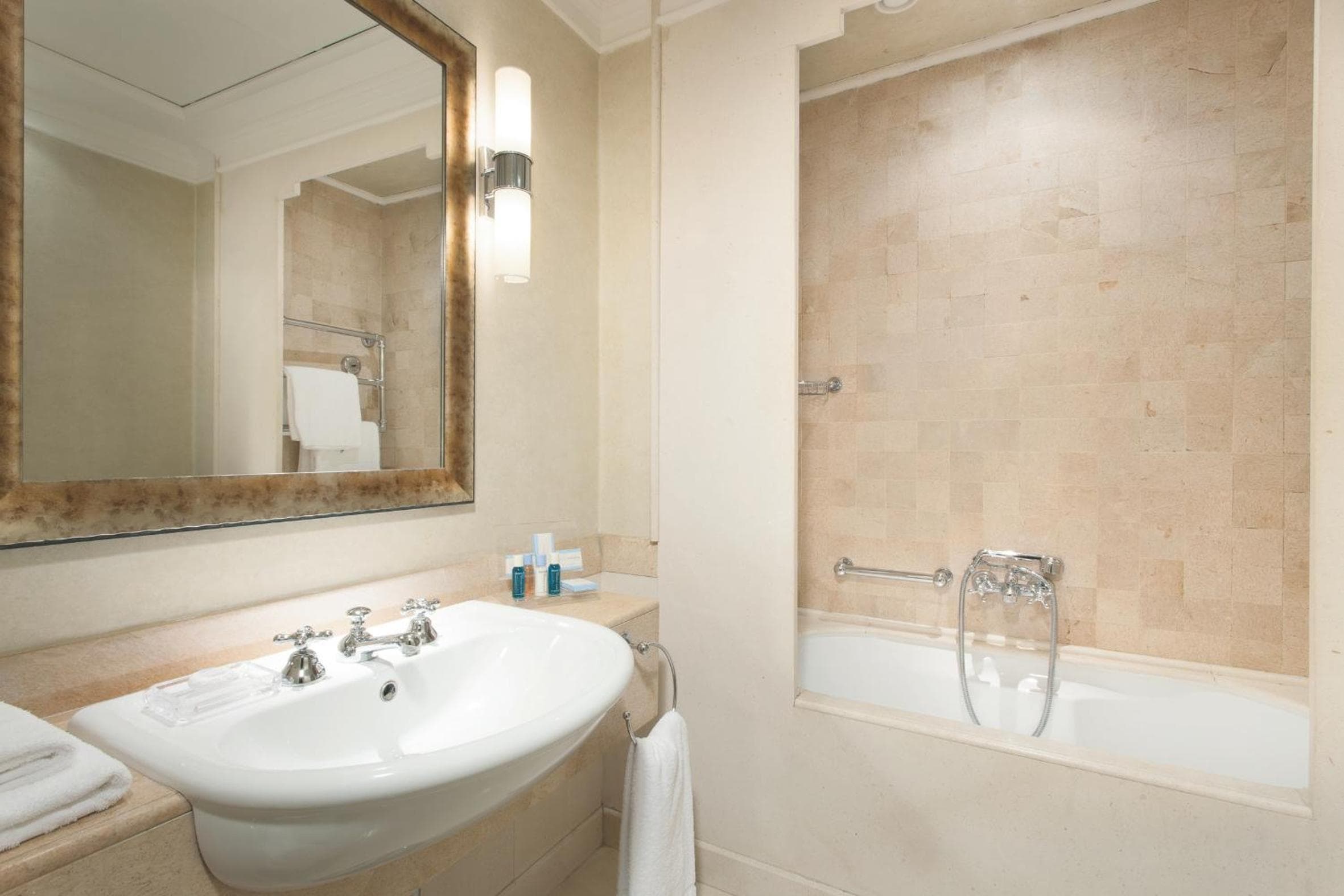 Stendhal Hotel — 10