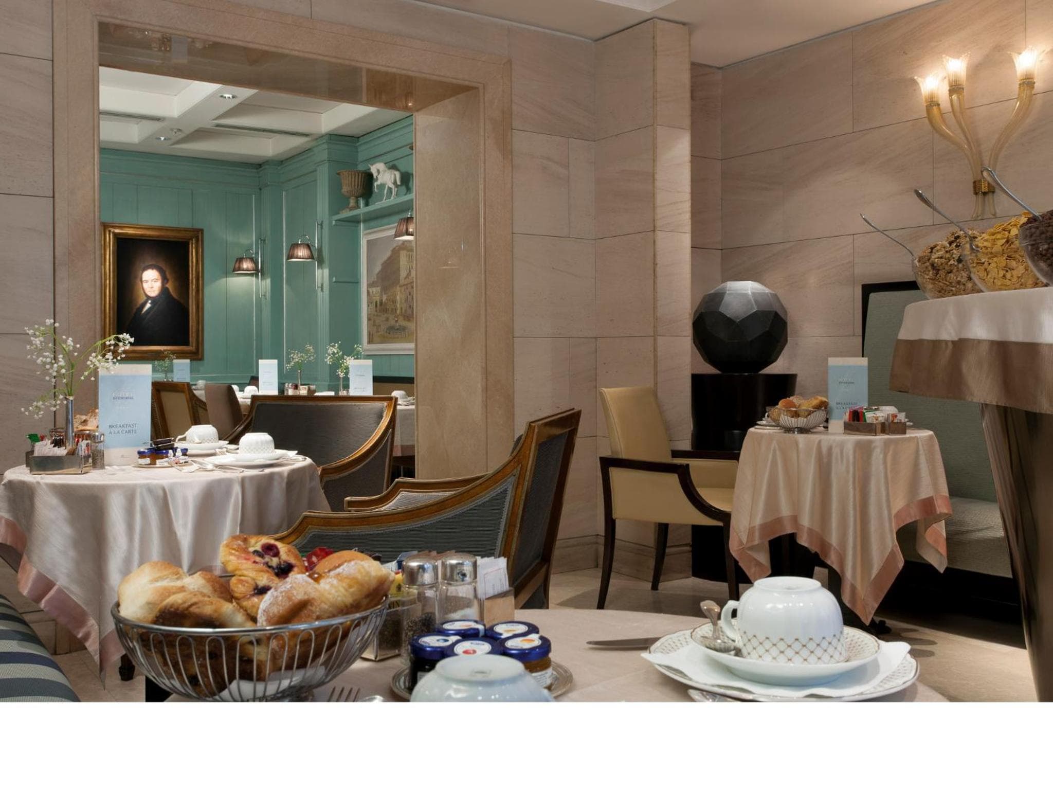Stendhal Hotel — 14