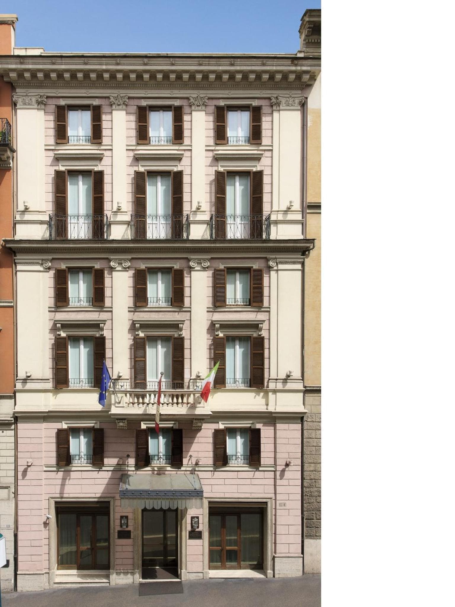 Stendhal Hotel — 19