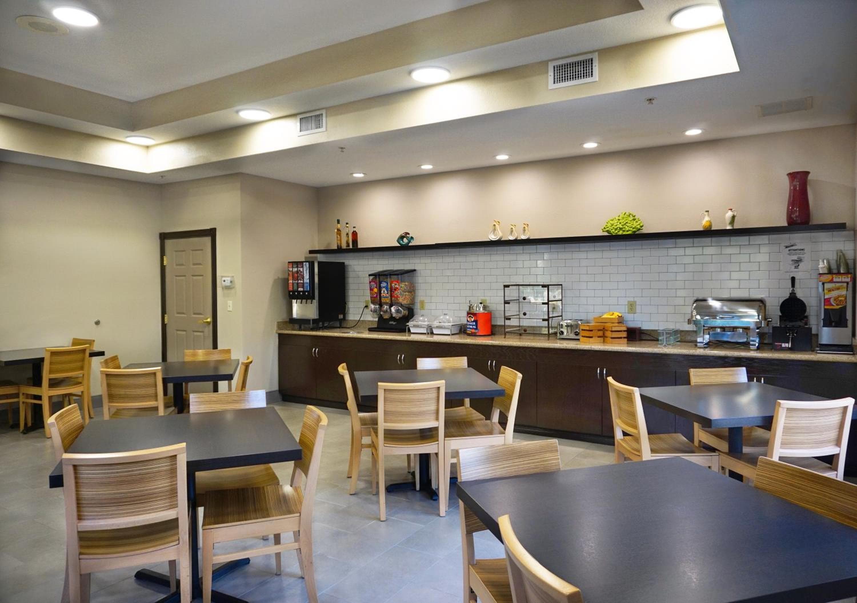 Country Inn & Suites by Radisson, Tampa-Brandon, FL — 13