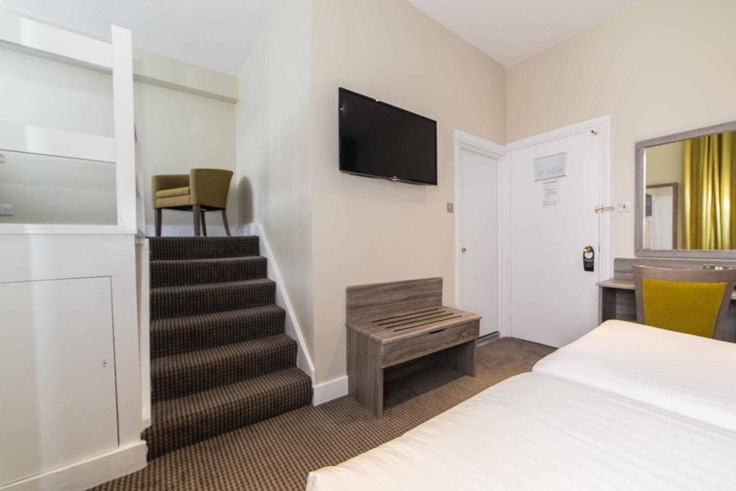 Phoenix Hotel — 24