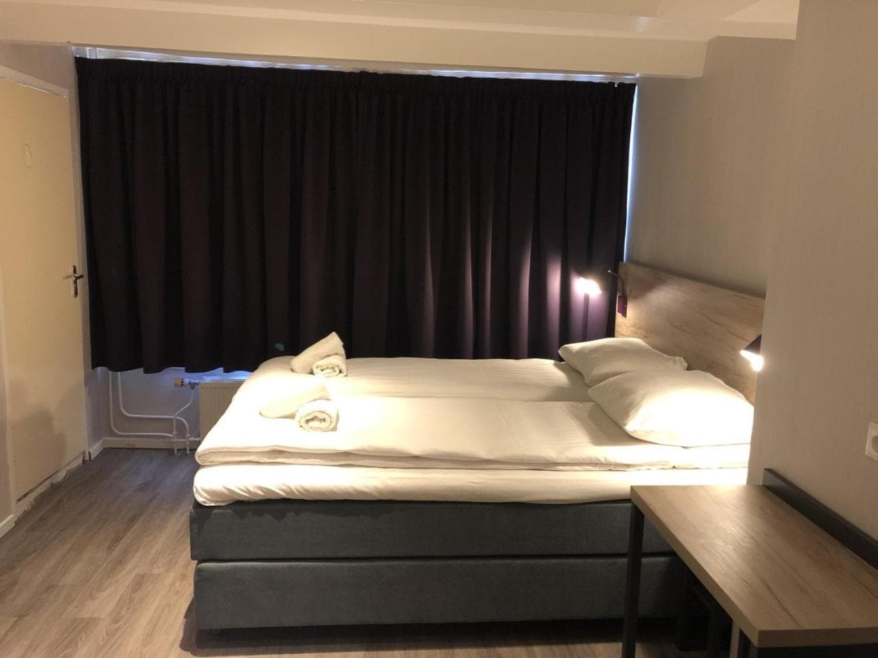 Facade Hotel Amsterdam — 26