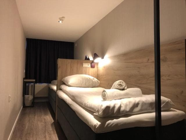 Facade Hotel Amsterdam — 19
