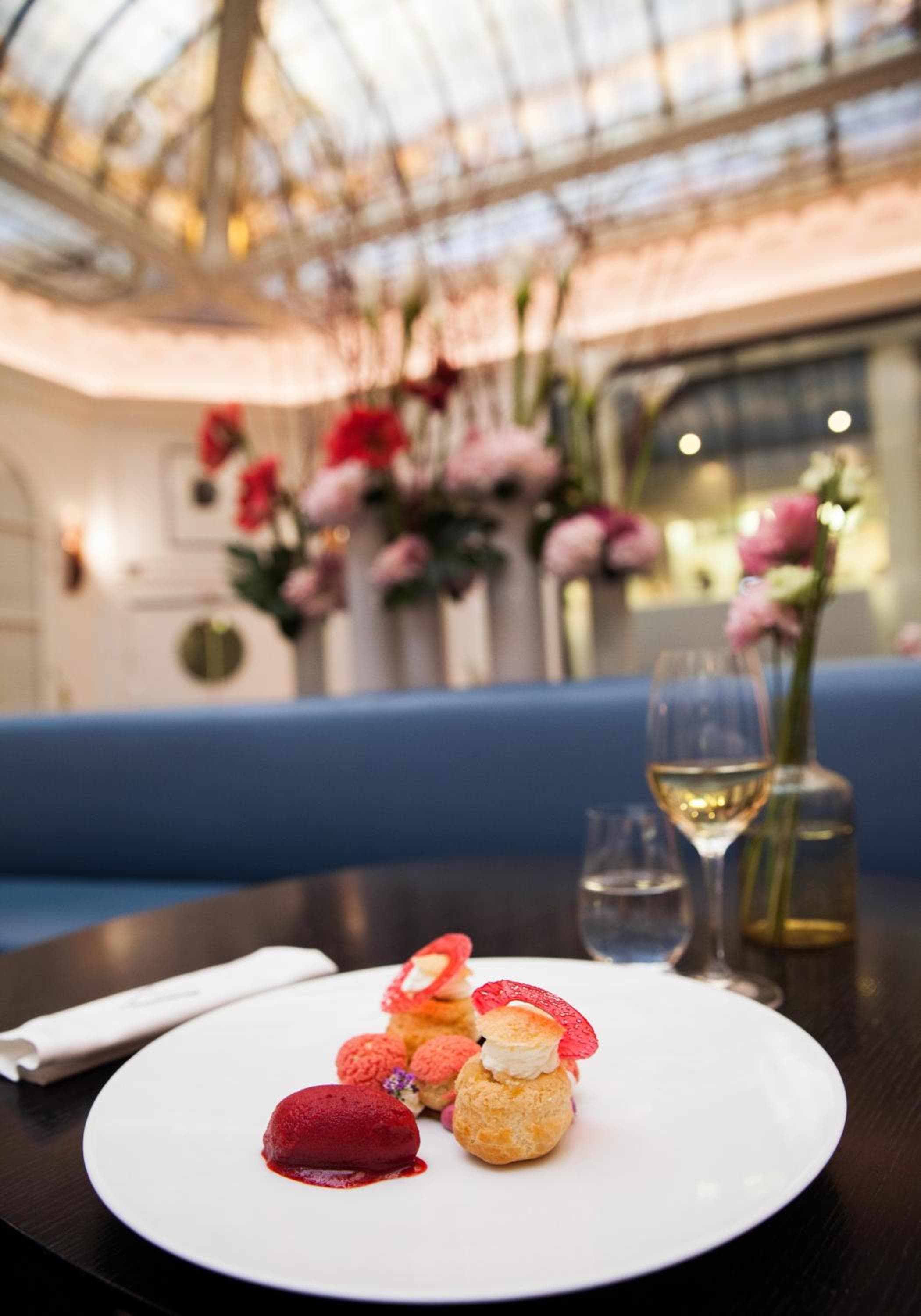 Hôtel Vernet Champs Elysées Paris — 13
