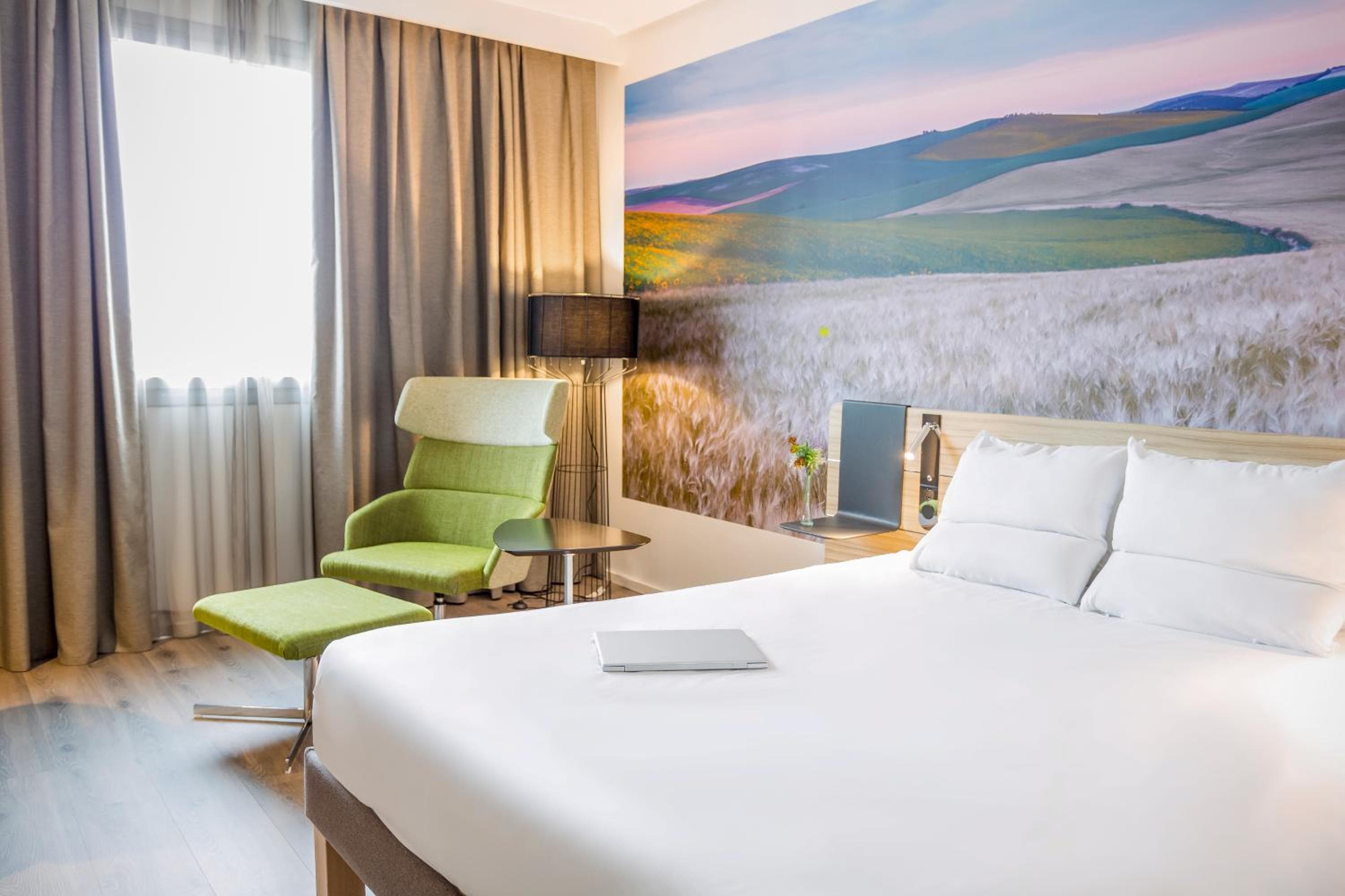 Novotel Sevilla — 4