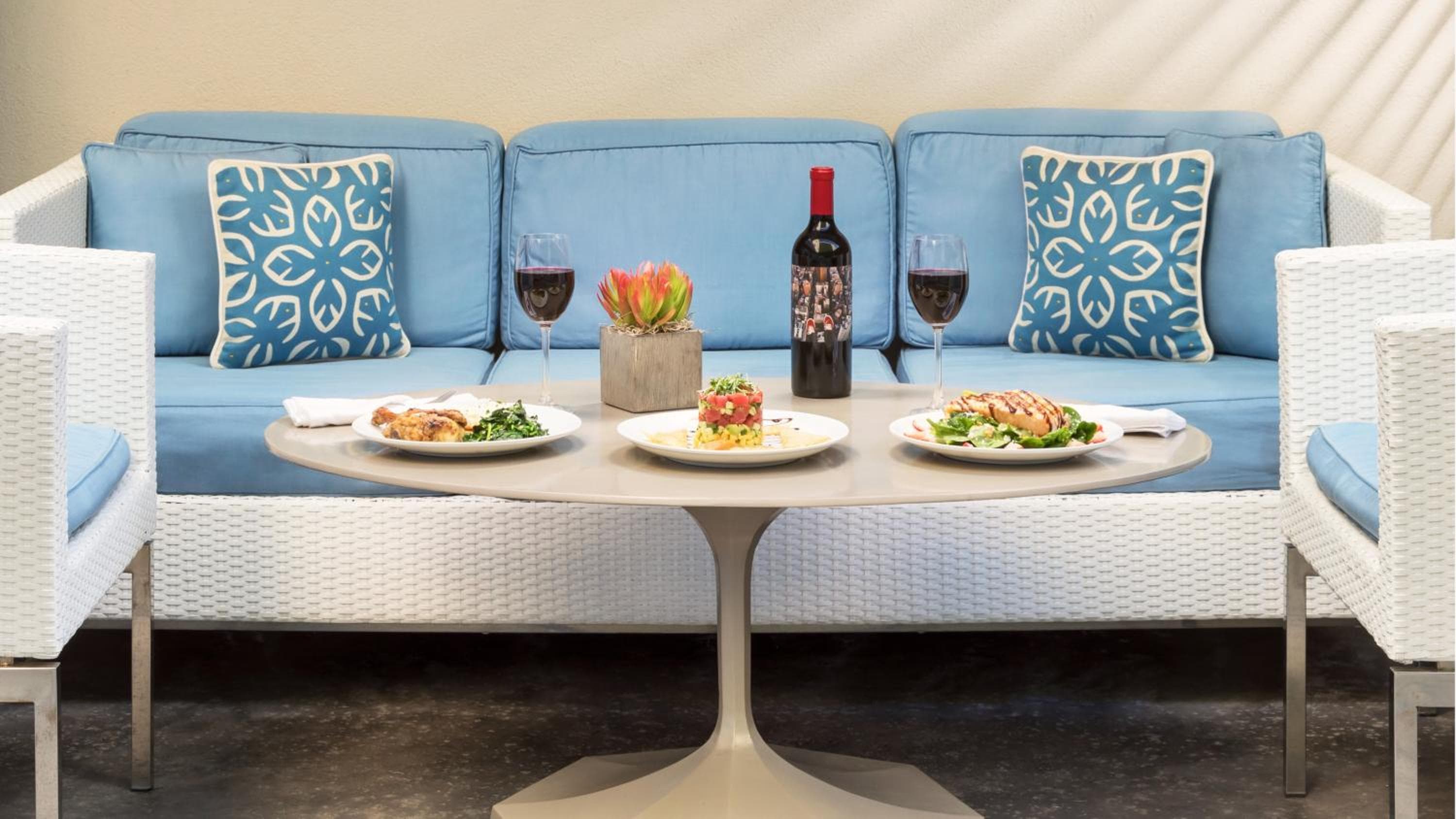 Mosaic Hotel Beverly Hills — 7