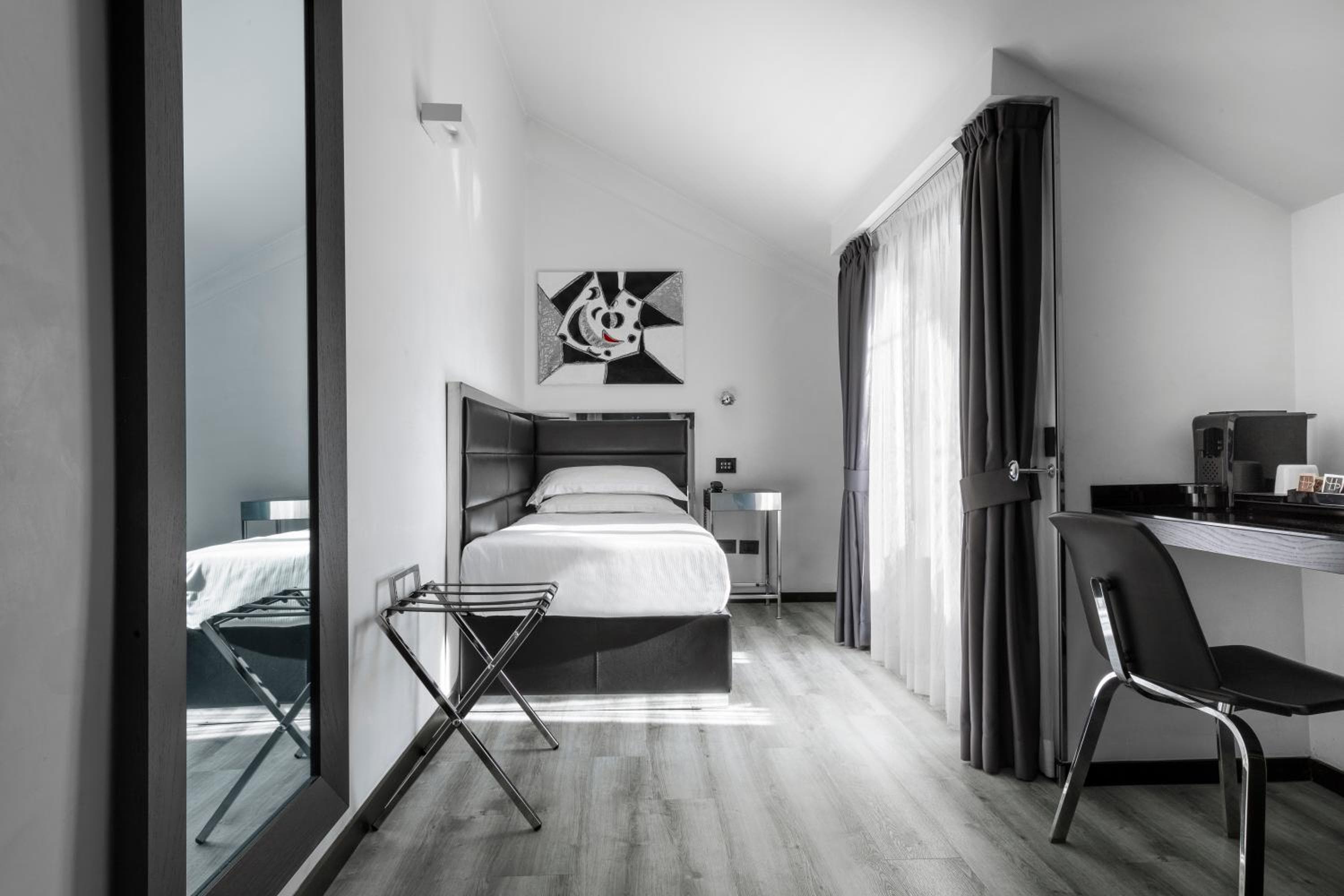 LHP Hotel Napoleon — 16