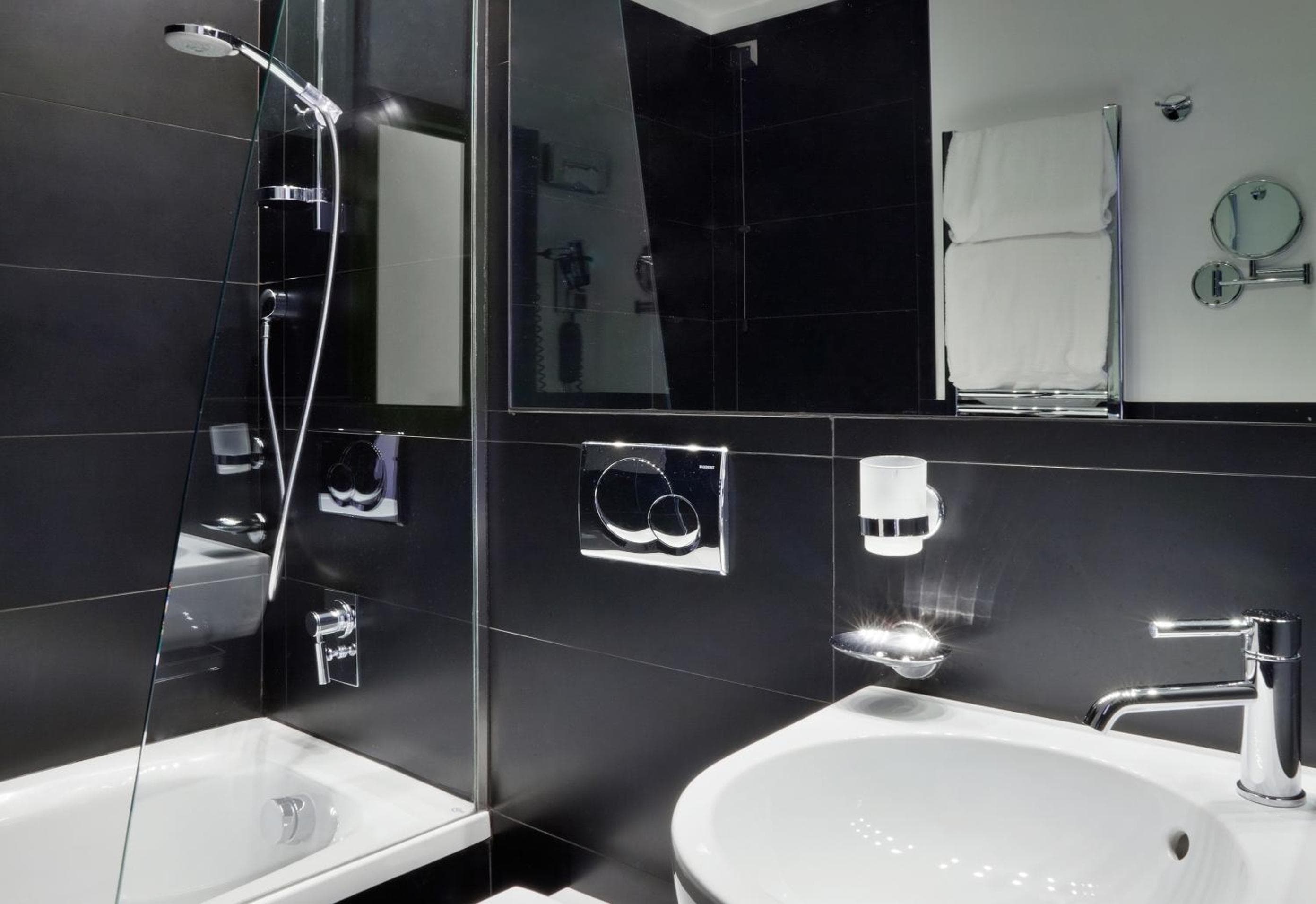 LHP Hotel Napoleon — 10