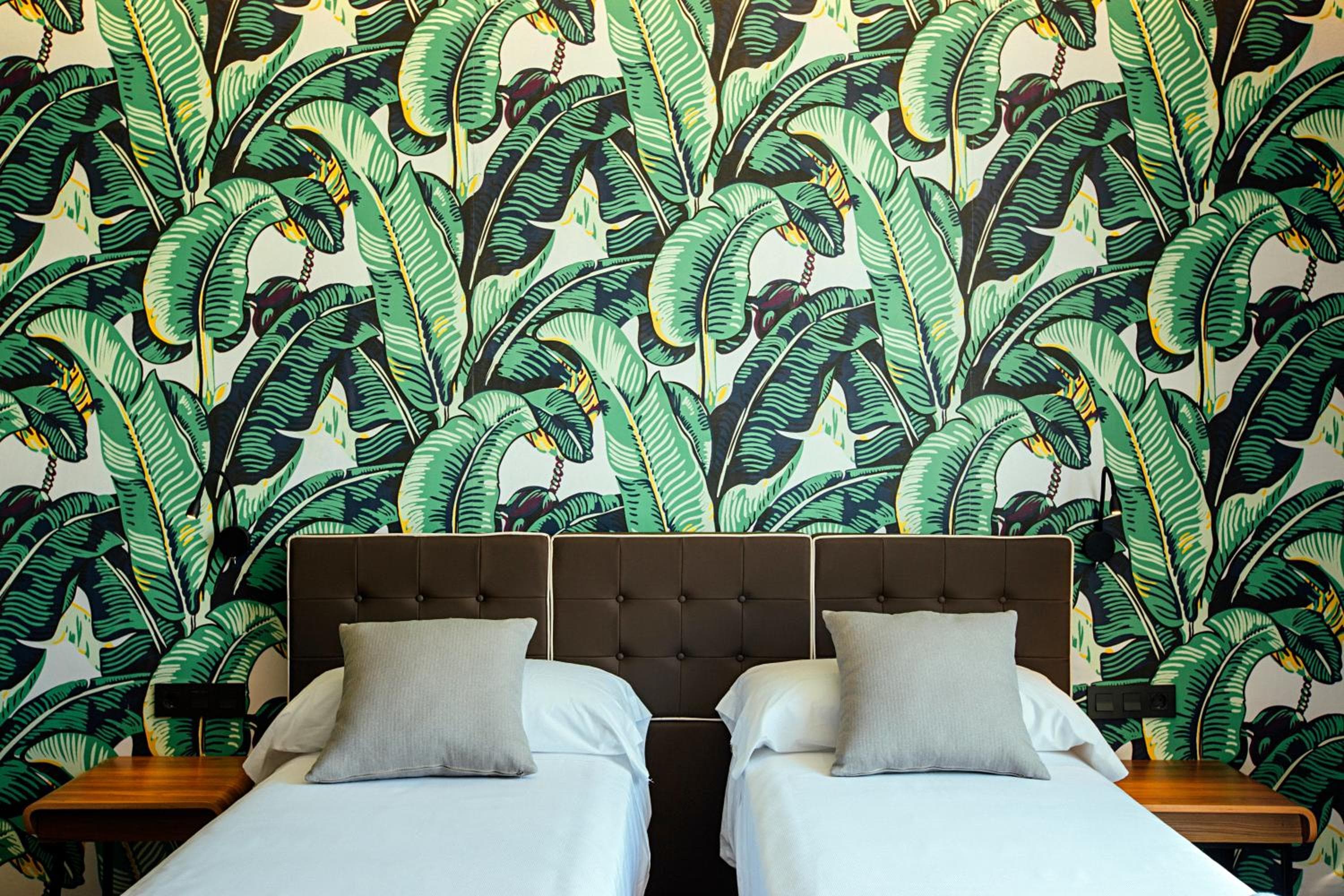 Málaga Premium Hotel — 16