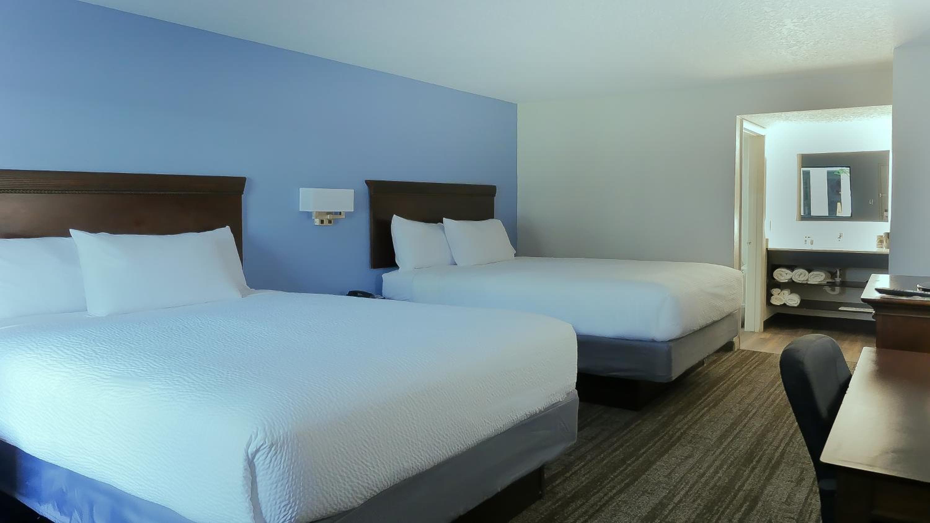 Hotel South Tampa & Suites — 16