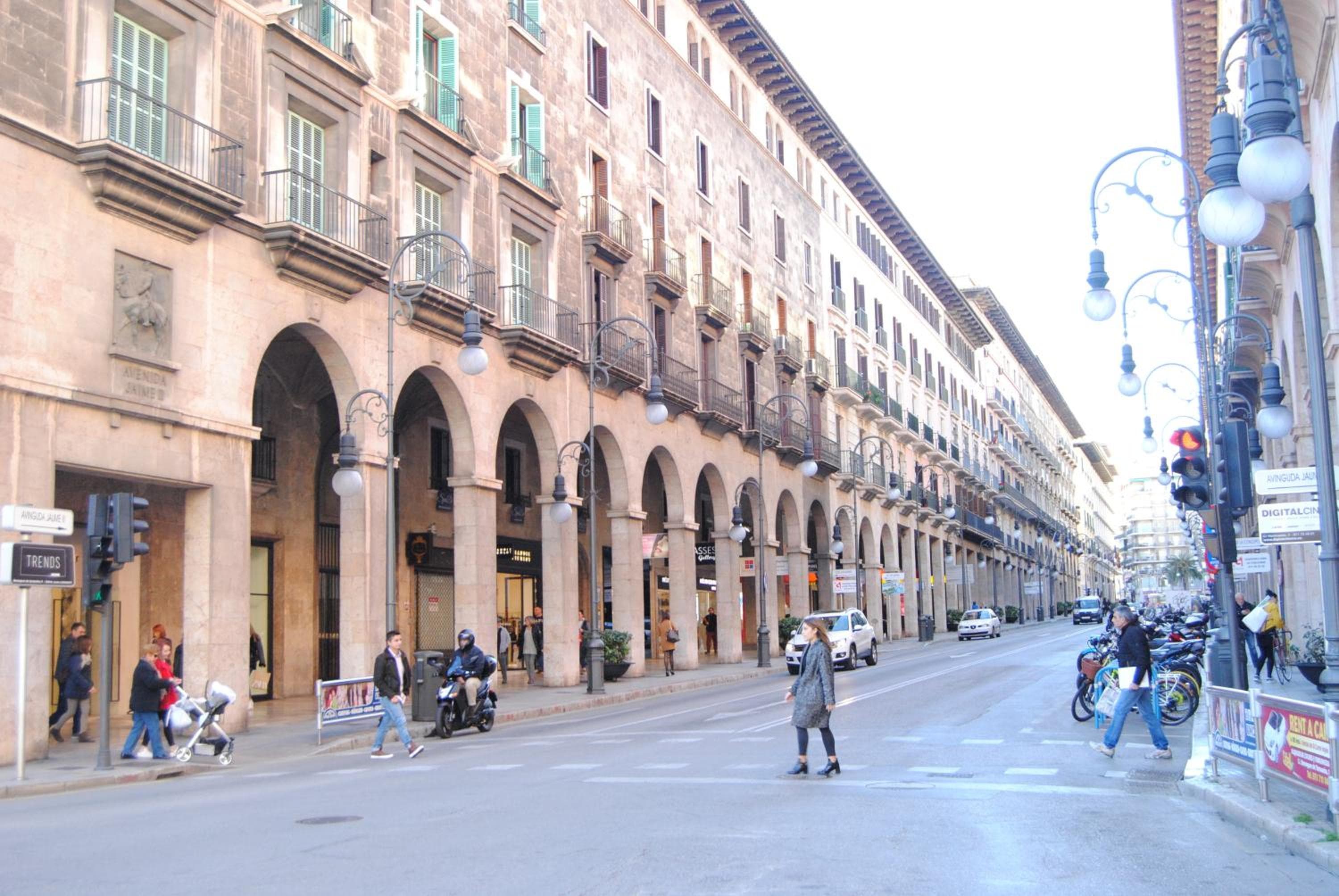 Cream homes La Rambla, TURISMO DE INTERIOR — 28