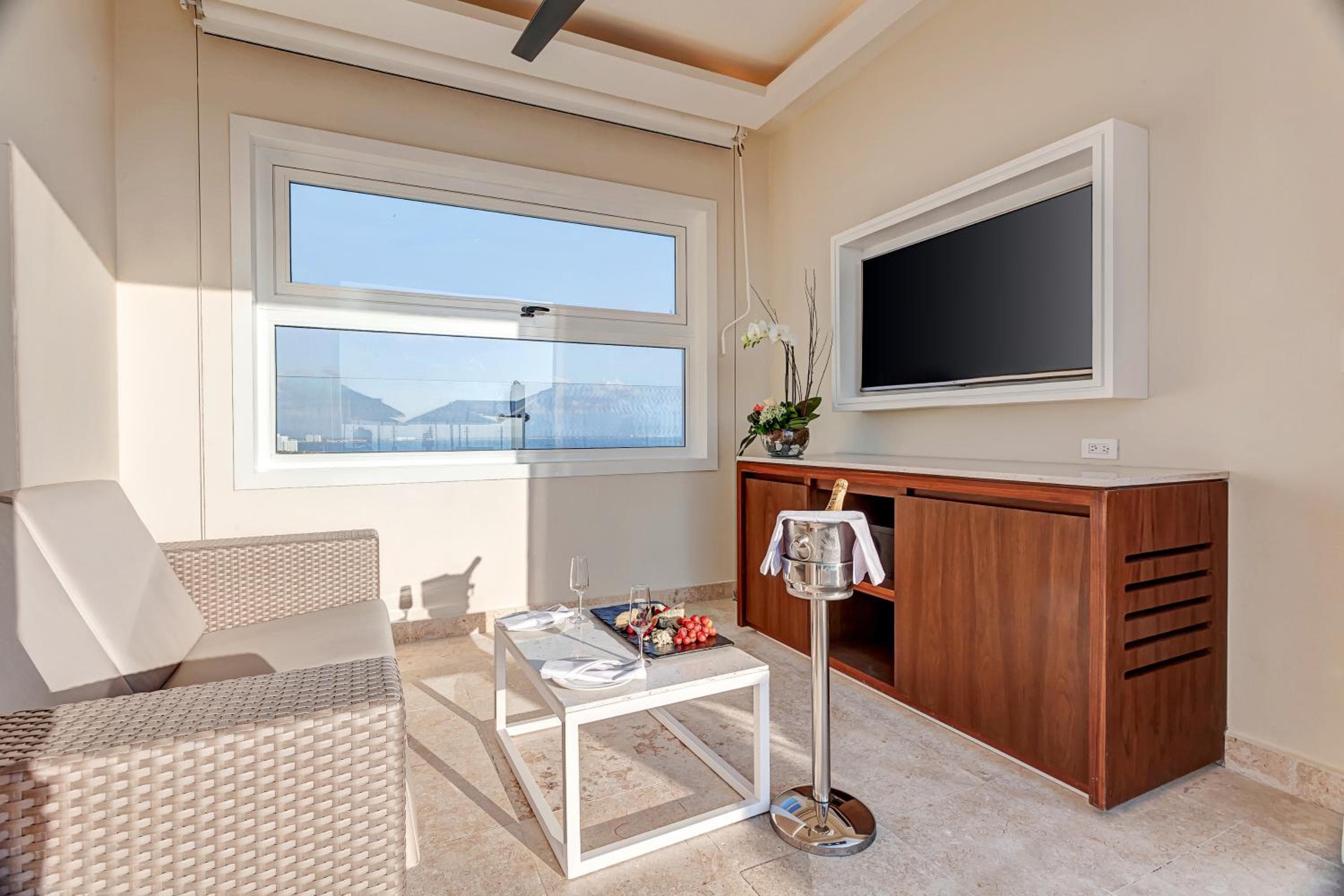 Royalton CHIC Cancun, An Autograph Collection All-Inclusive Resort - Adults Only hotel, Km 9.7 Blvd Kulkulcan, Cancún, Mexico — photo 37