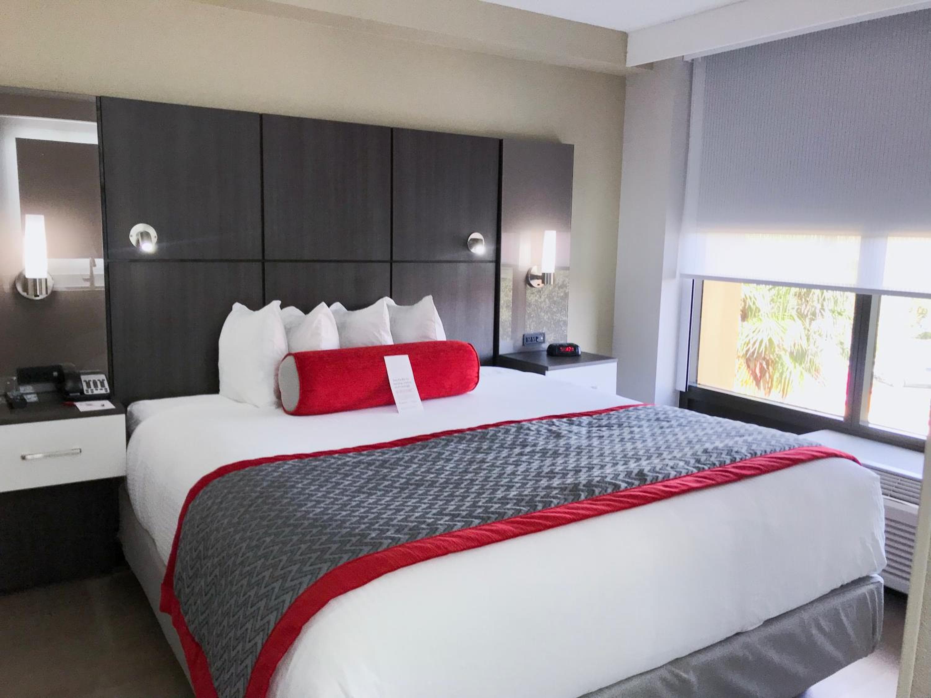 Ramada by Wyndham Suites Orlando Airport — 16