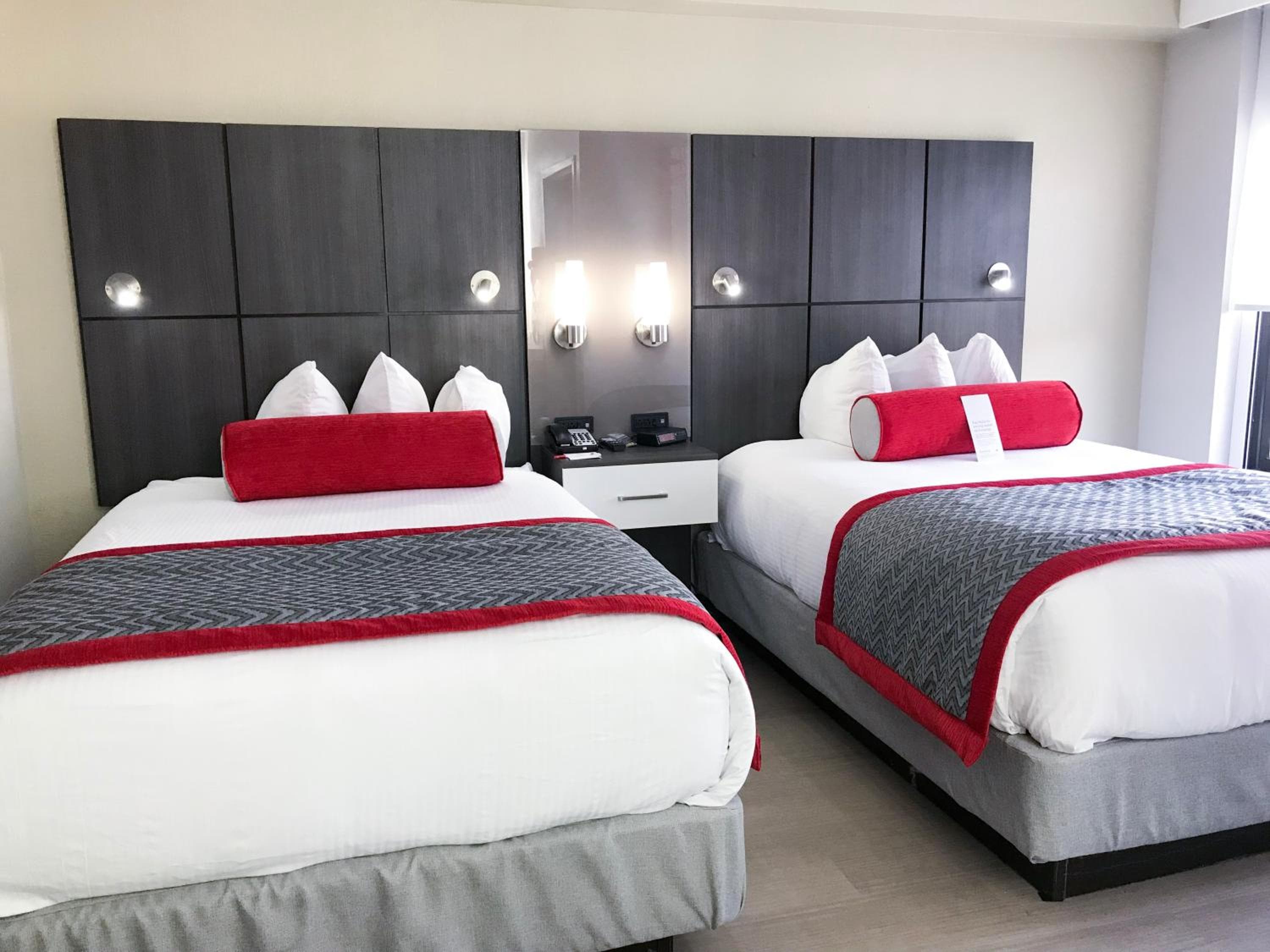 Ramada by Wyndham Suites Orlando Airport — 10