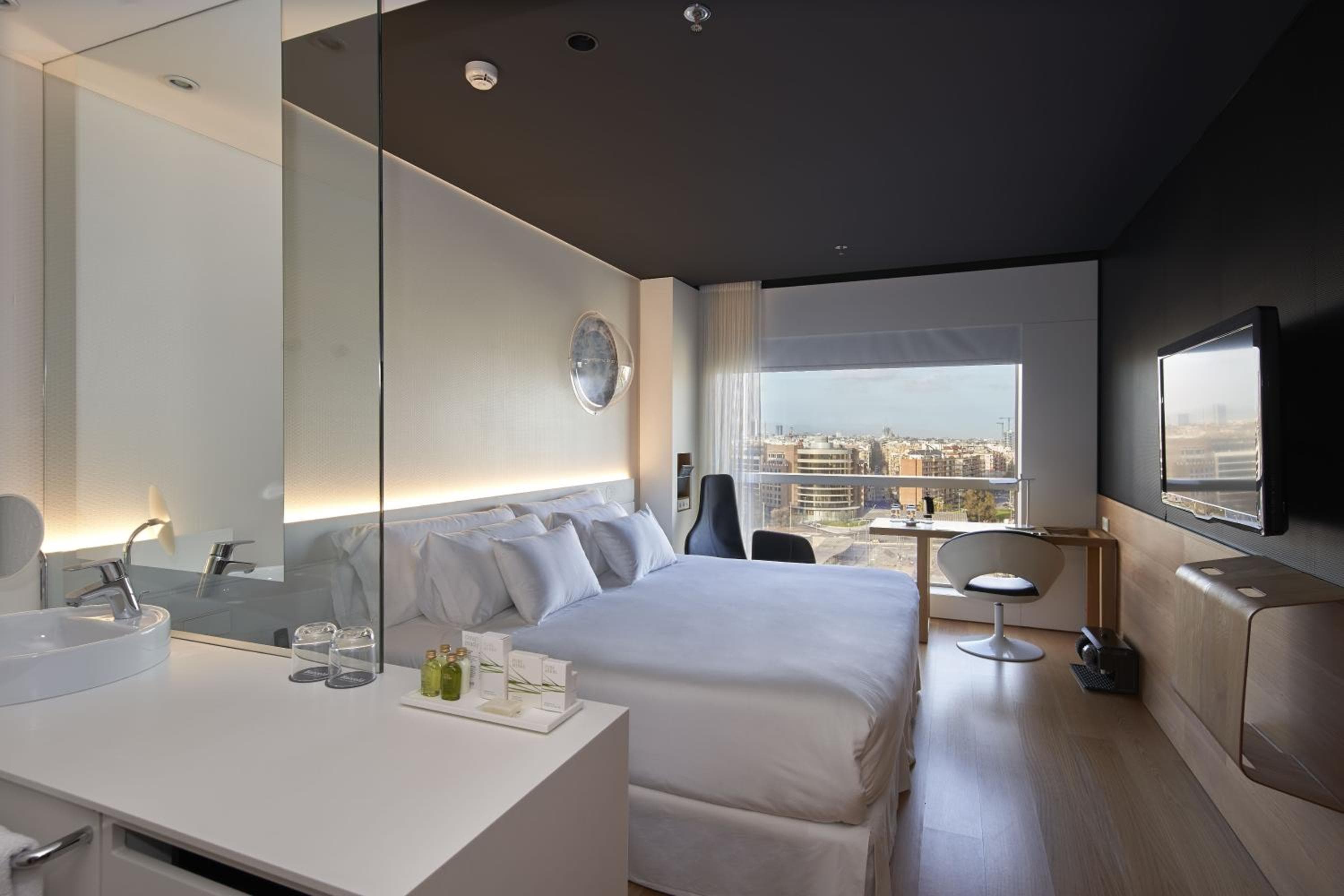 Barceló Sants — 1