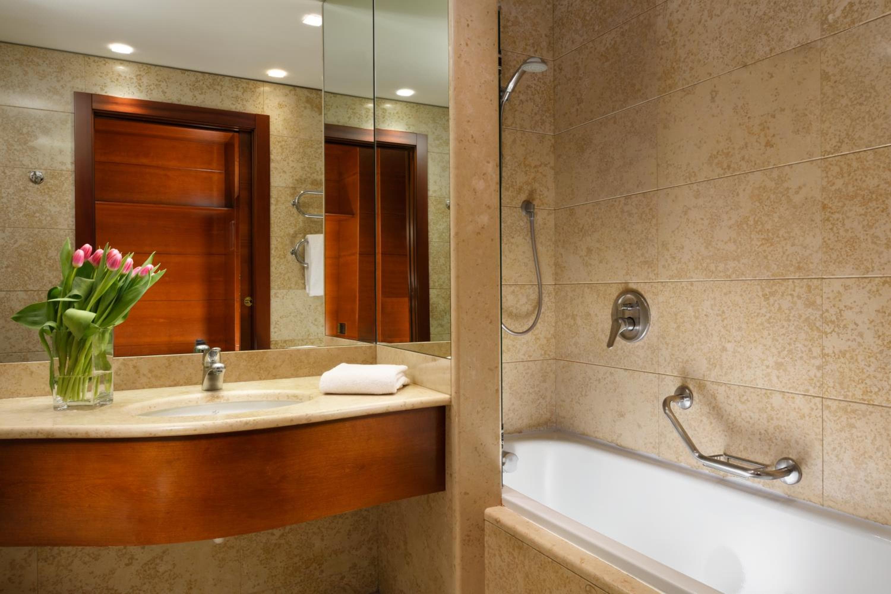 UNA Hotels Cusani Milano — 11
