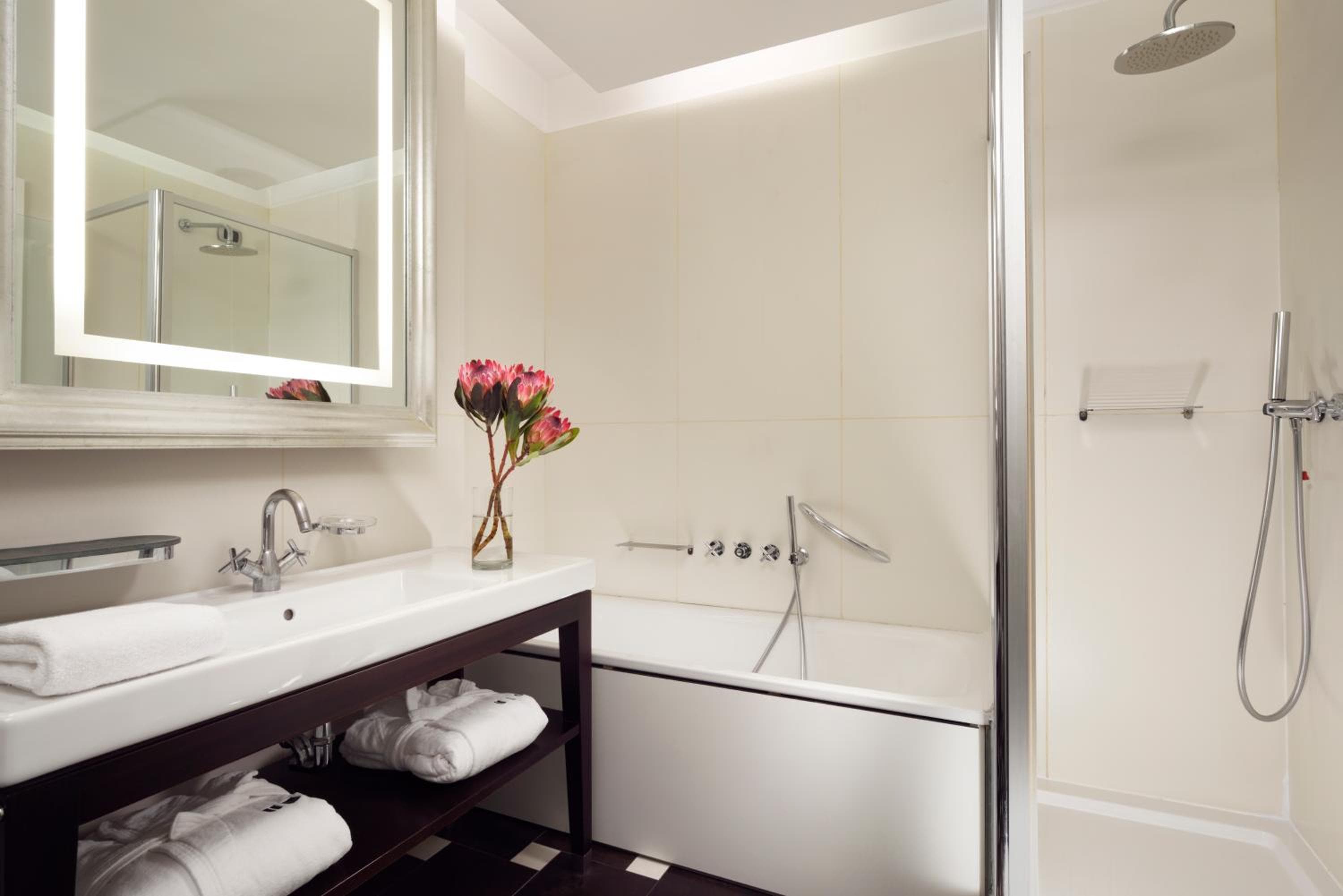 UNA Hotels Cusani Milano — 14