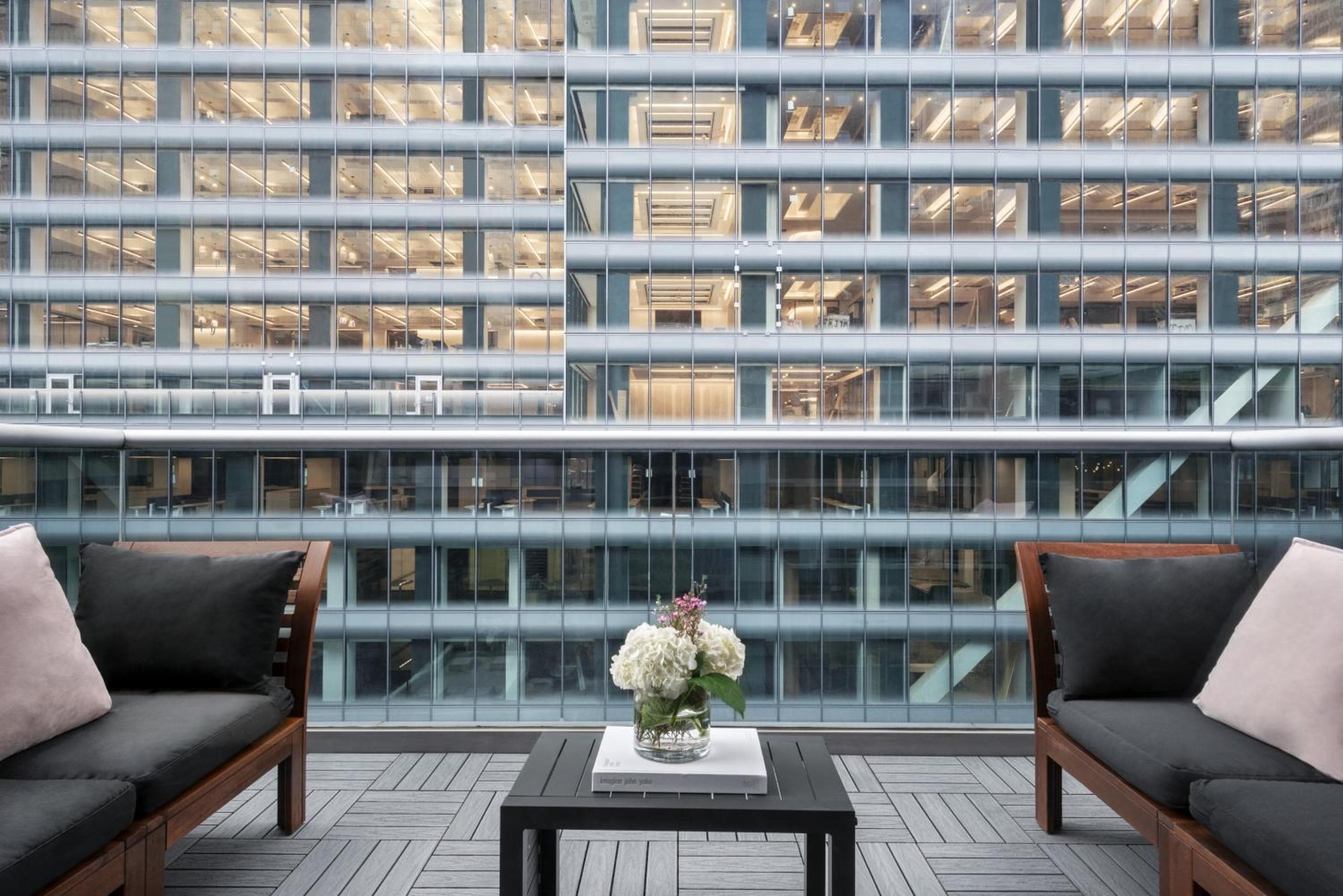 Das Gotham Hotel — 24