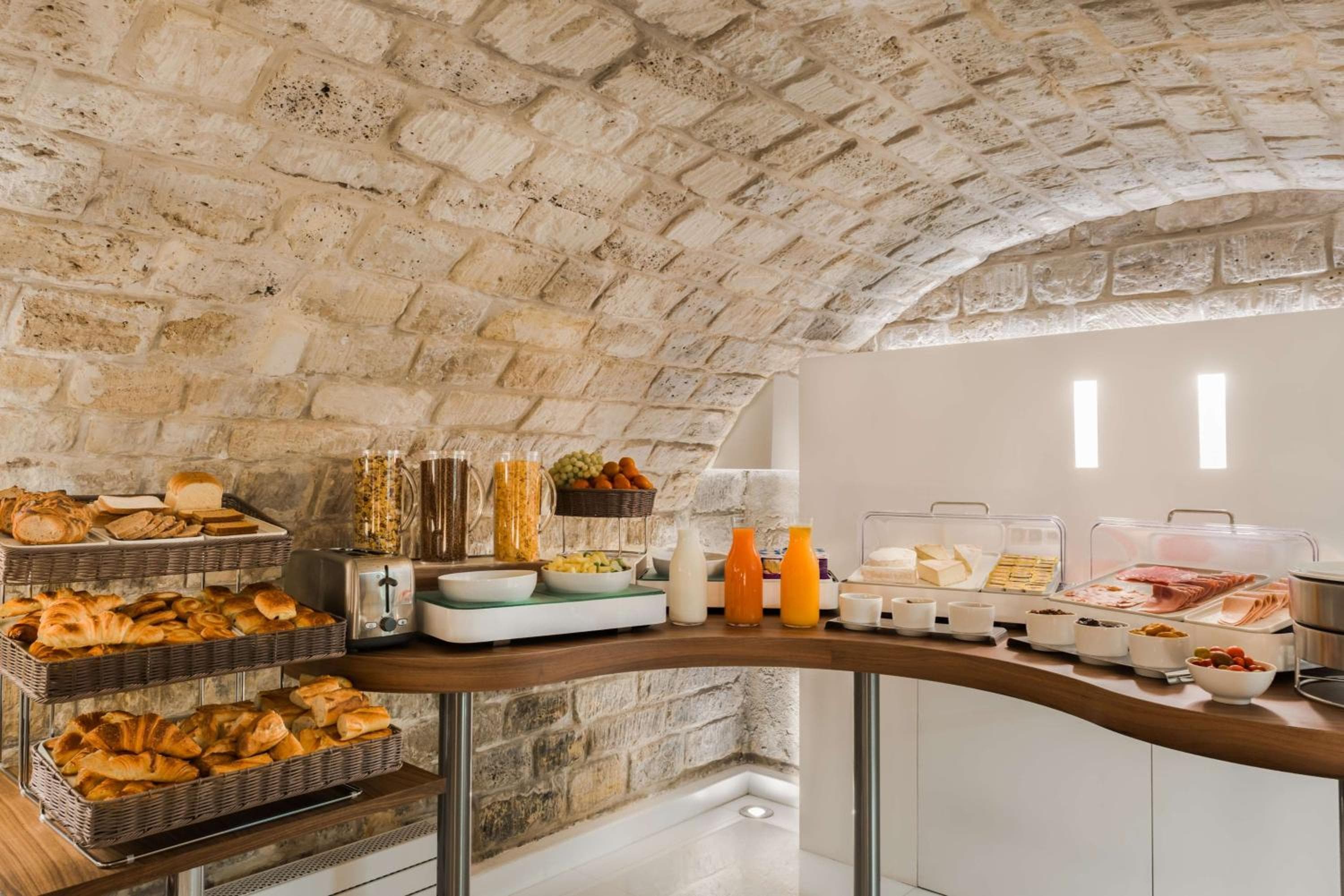 Hotel Jardin de Cluny — 27