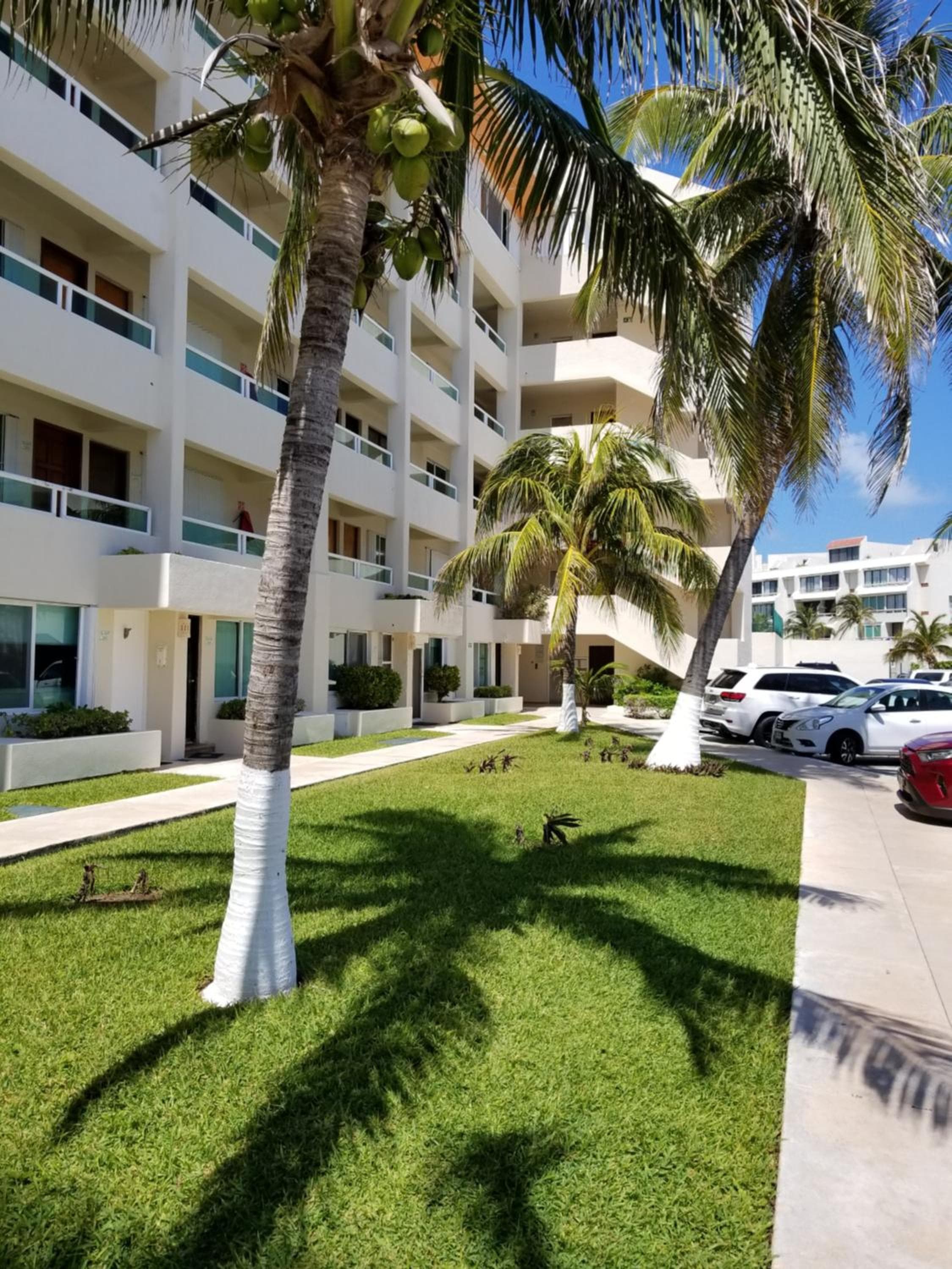Penthouse mit drei Schlafzimmern und drei Etagen mit Blick auf das Meer am Strand — 25