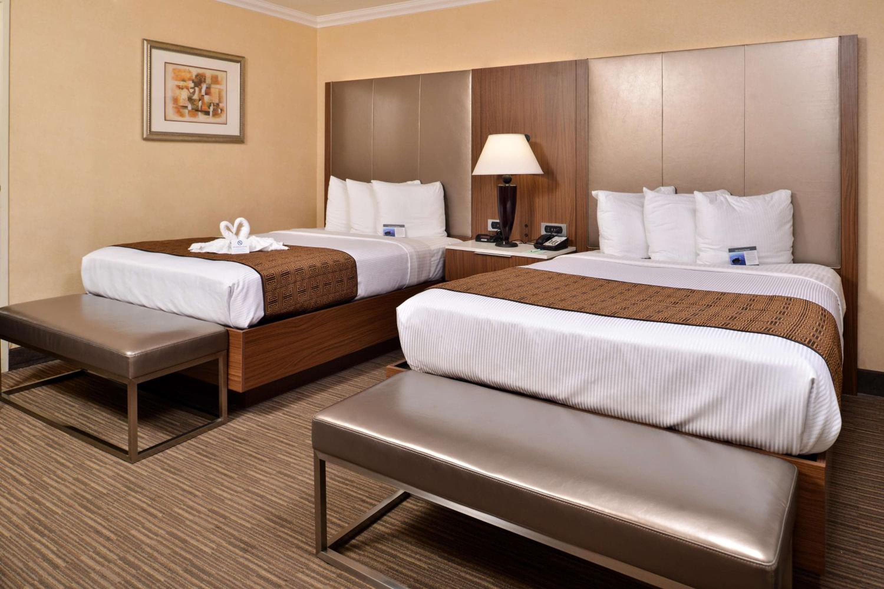 Best Western Hollywood Plaza Hotel - Walk of Fame Film City LA — 4