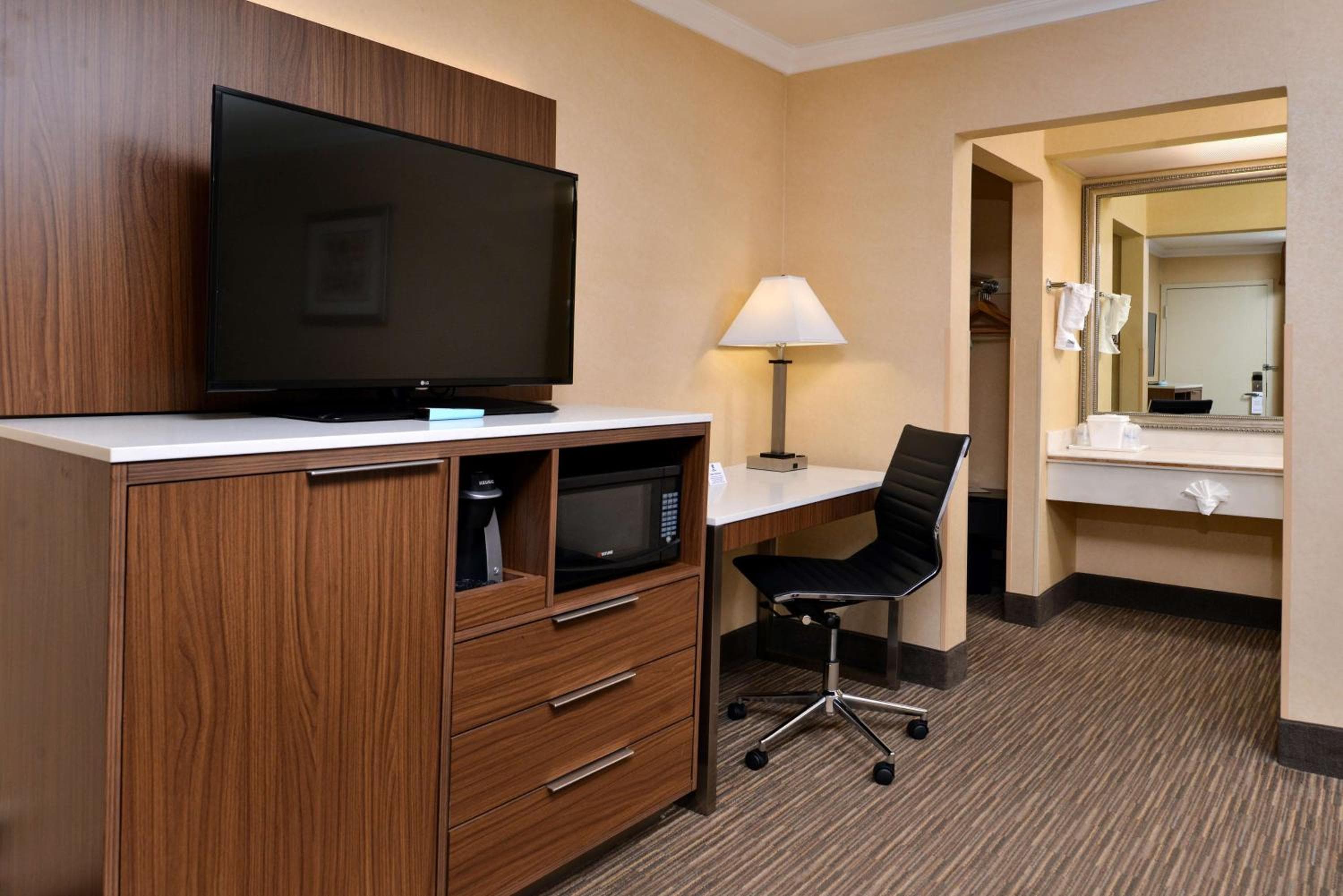 Best Western Hollywood Plaza Hotel - Walk of Fame Film City LA — 14
