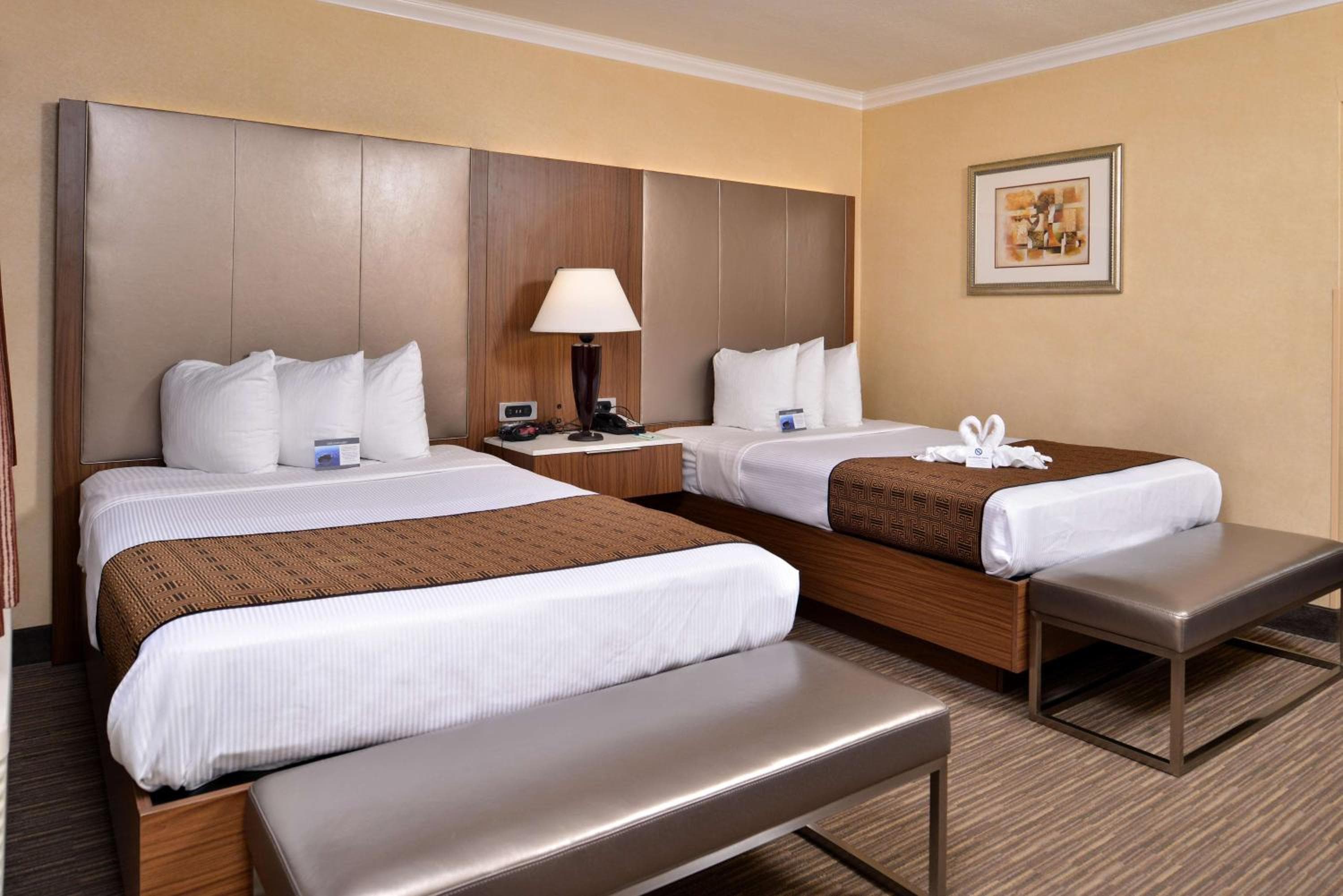 Best Western Hollywood Plaza Hotel - Walk of Fame Film City LA — 23