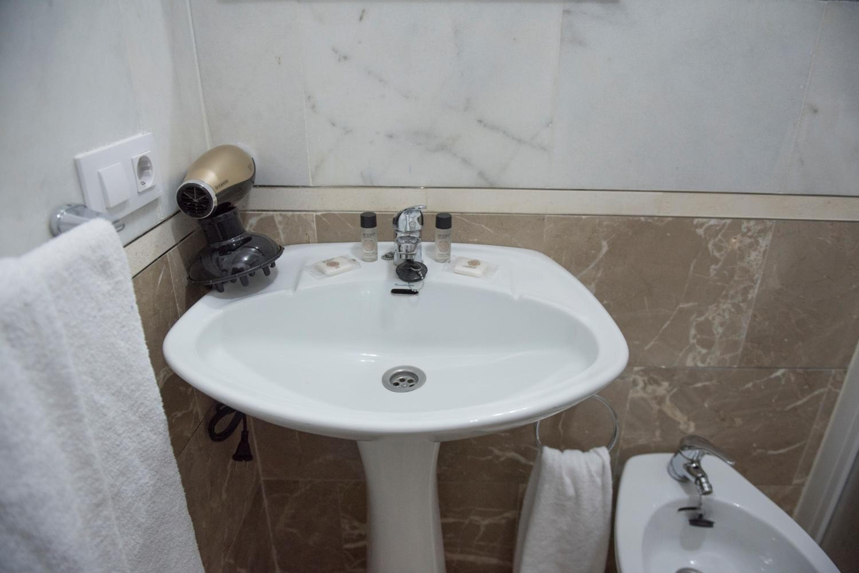 Apartamentos Luxury Puente de Triana — 19