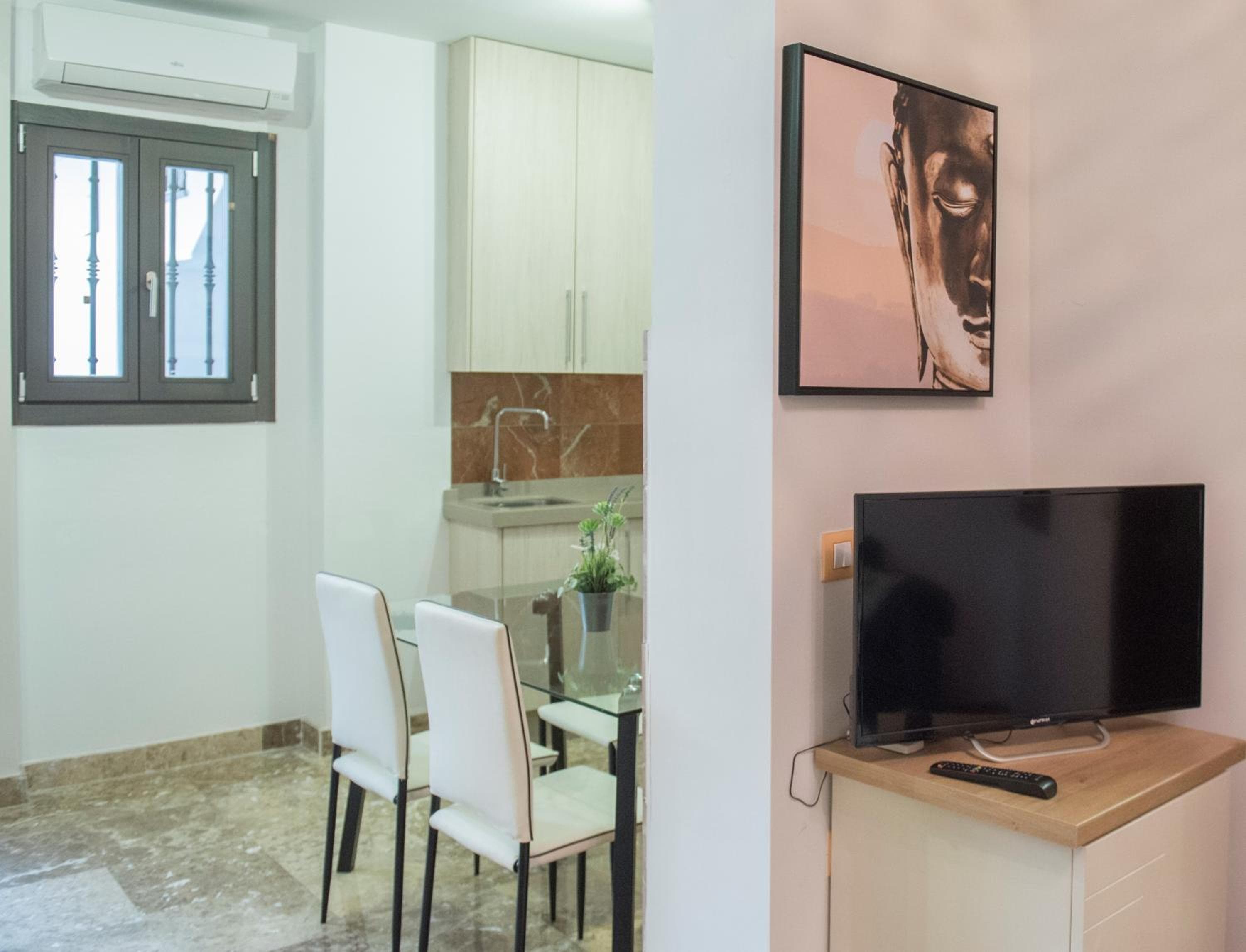 Apartamentos Luxury Puente de Triana — 9