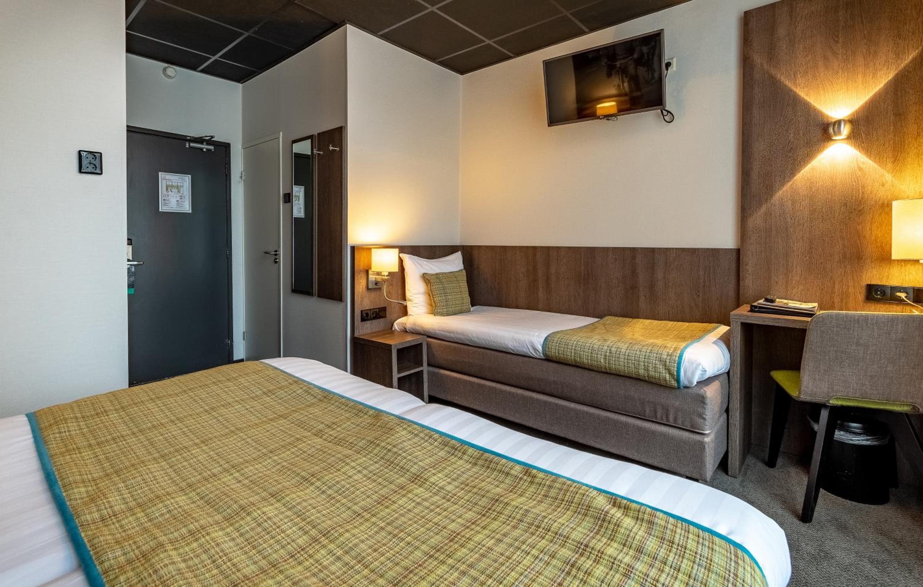 Hotel Cornelisz — 15
