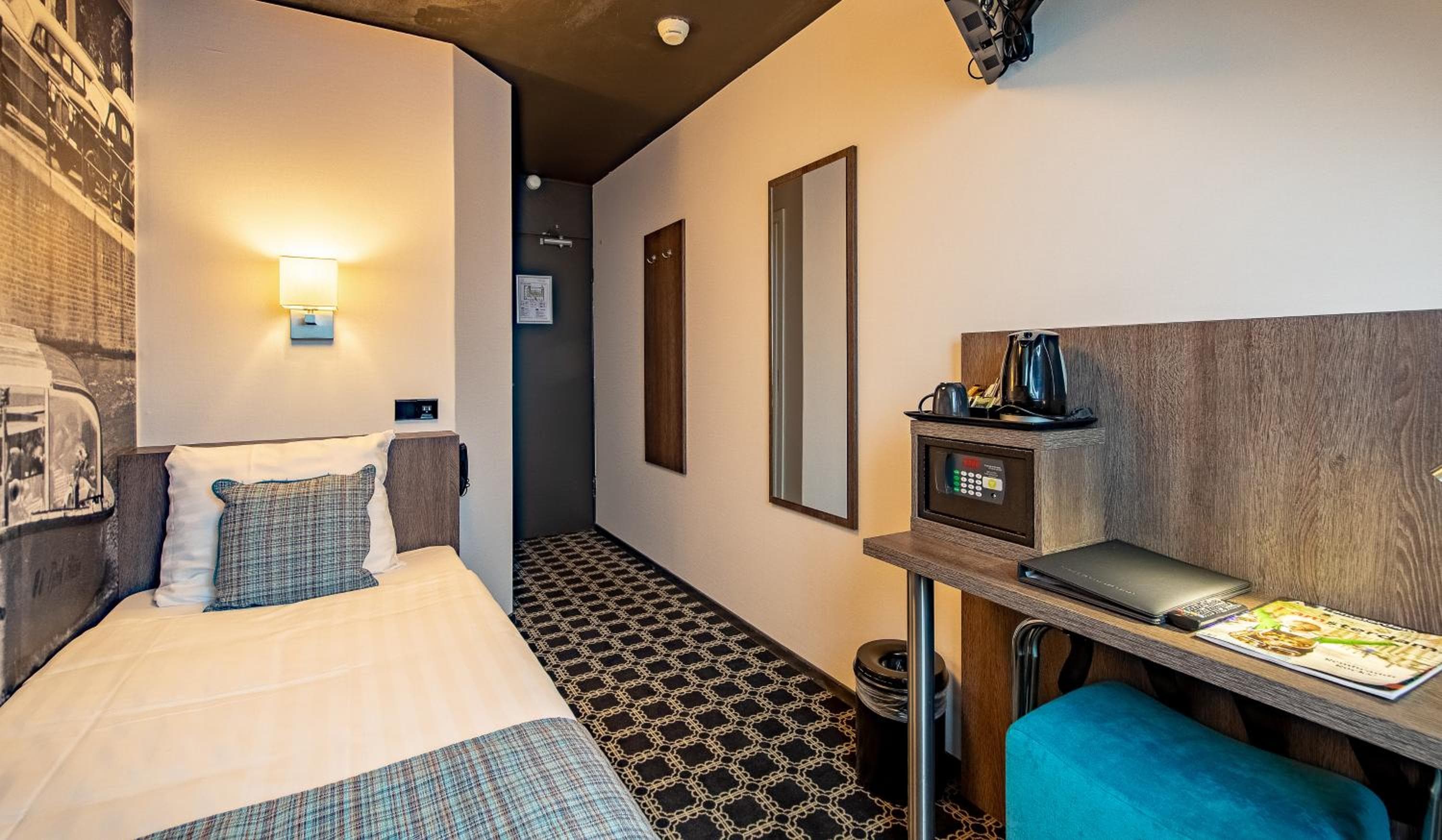 Hotel Cornelisz — 28