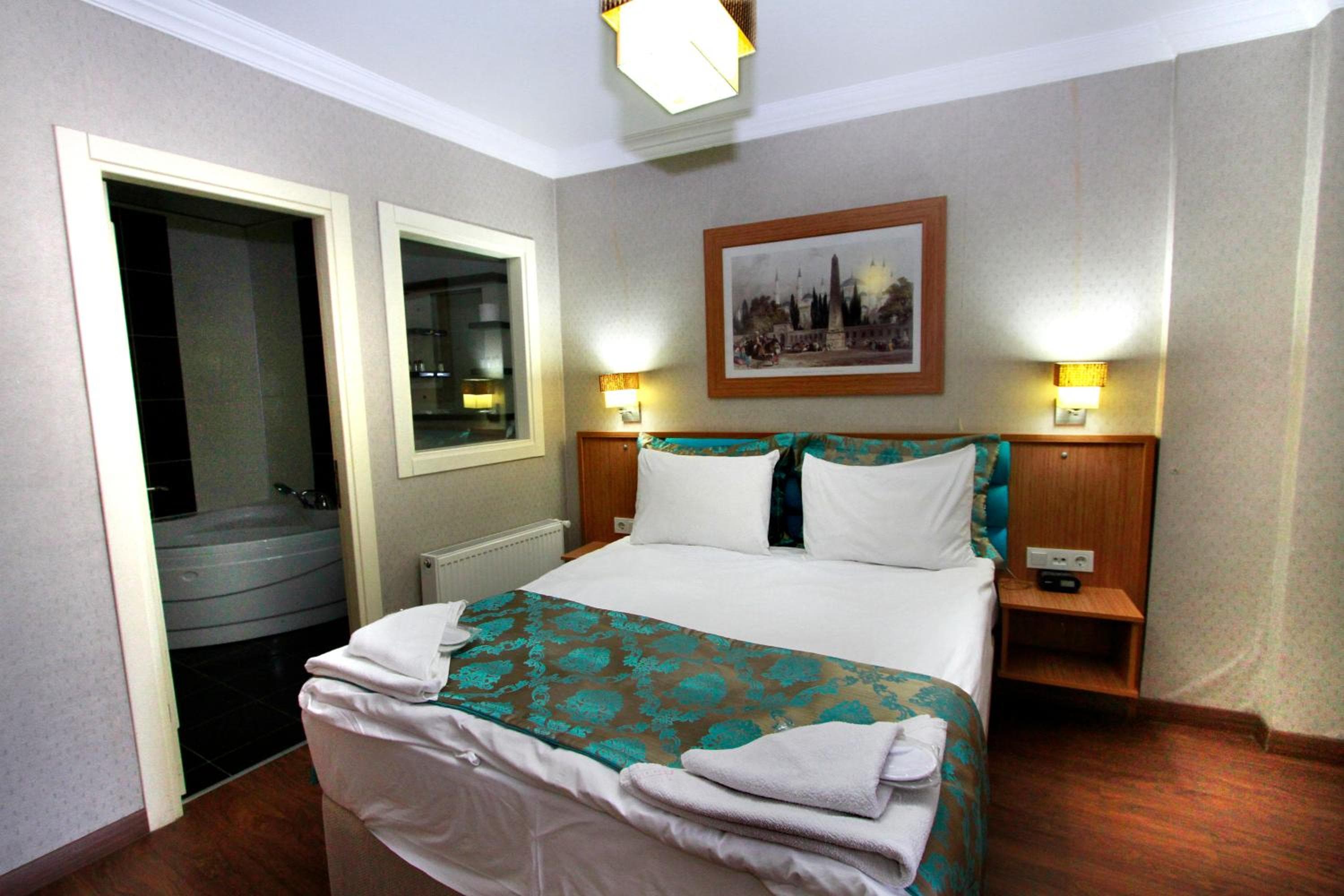 Agora Boutique Hotel & Bistro — 4