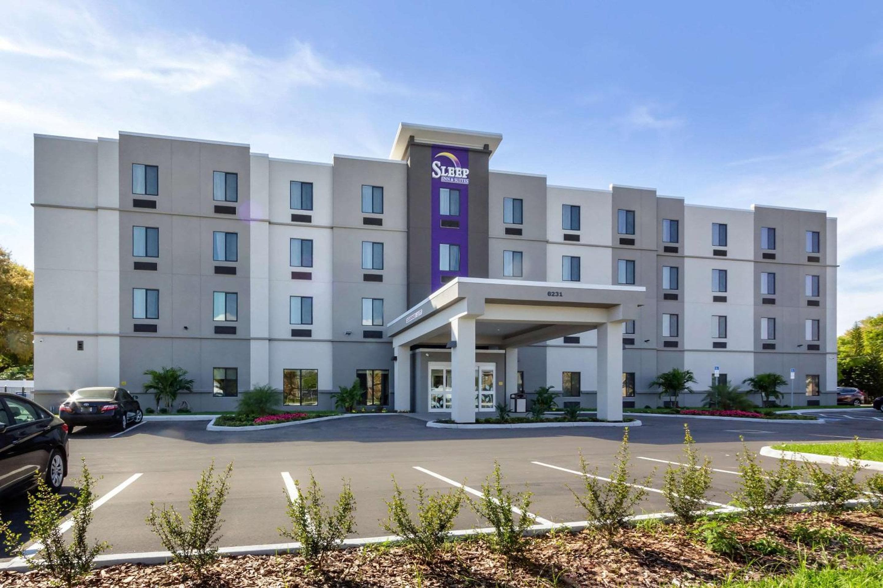 Sleep Inn & Suites Tampa South — 1