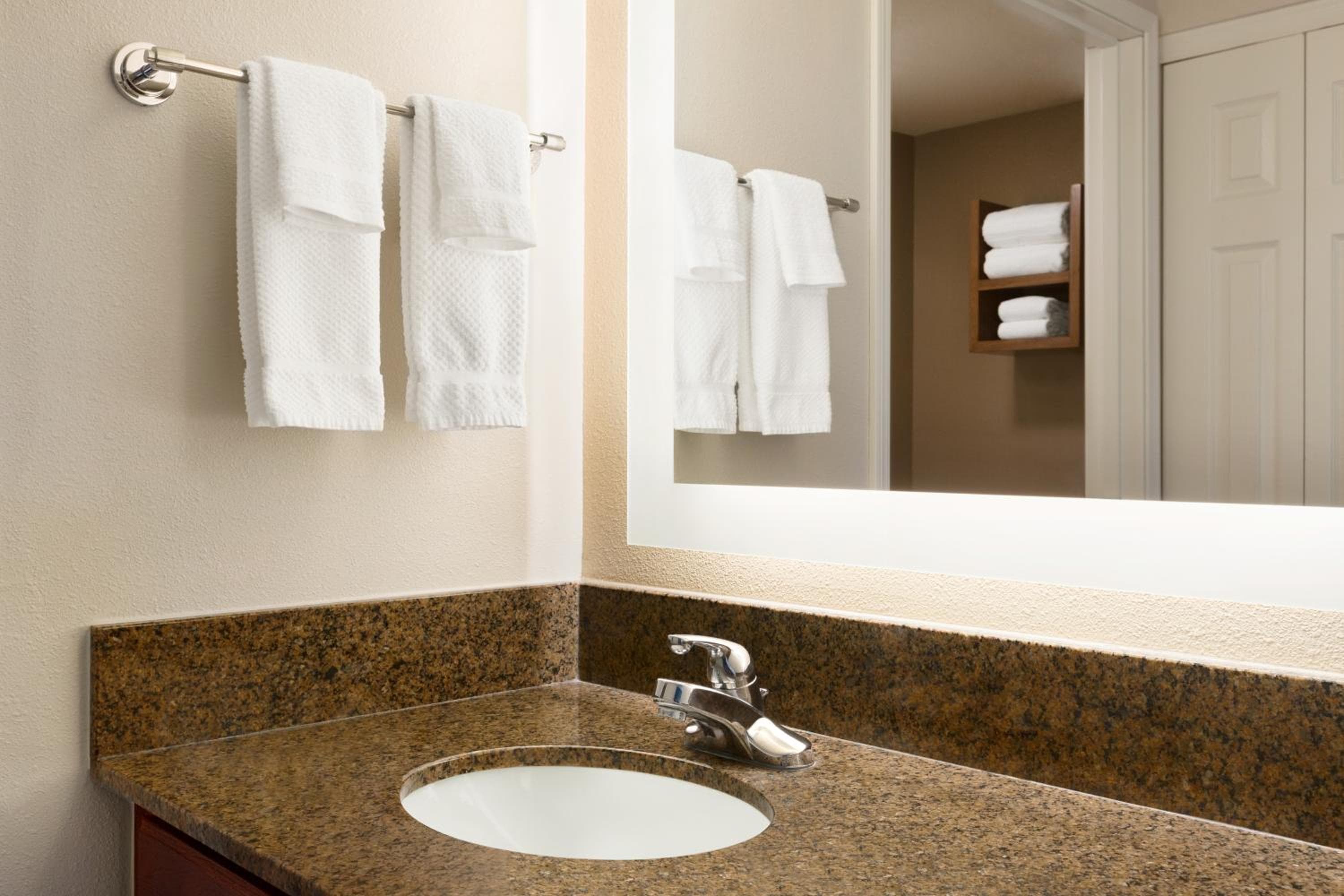 Staybridge Suites Tampa East- Brandon by IHG — 12