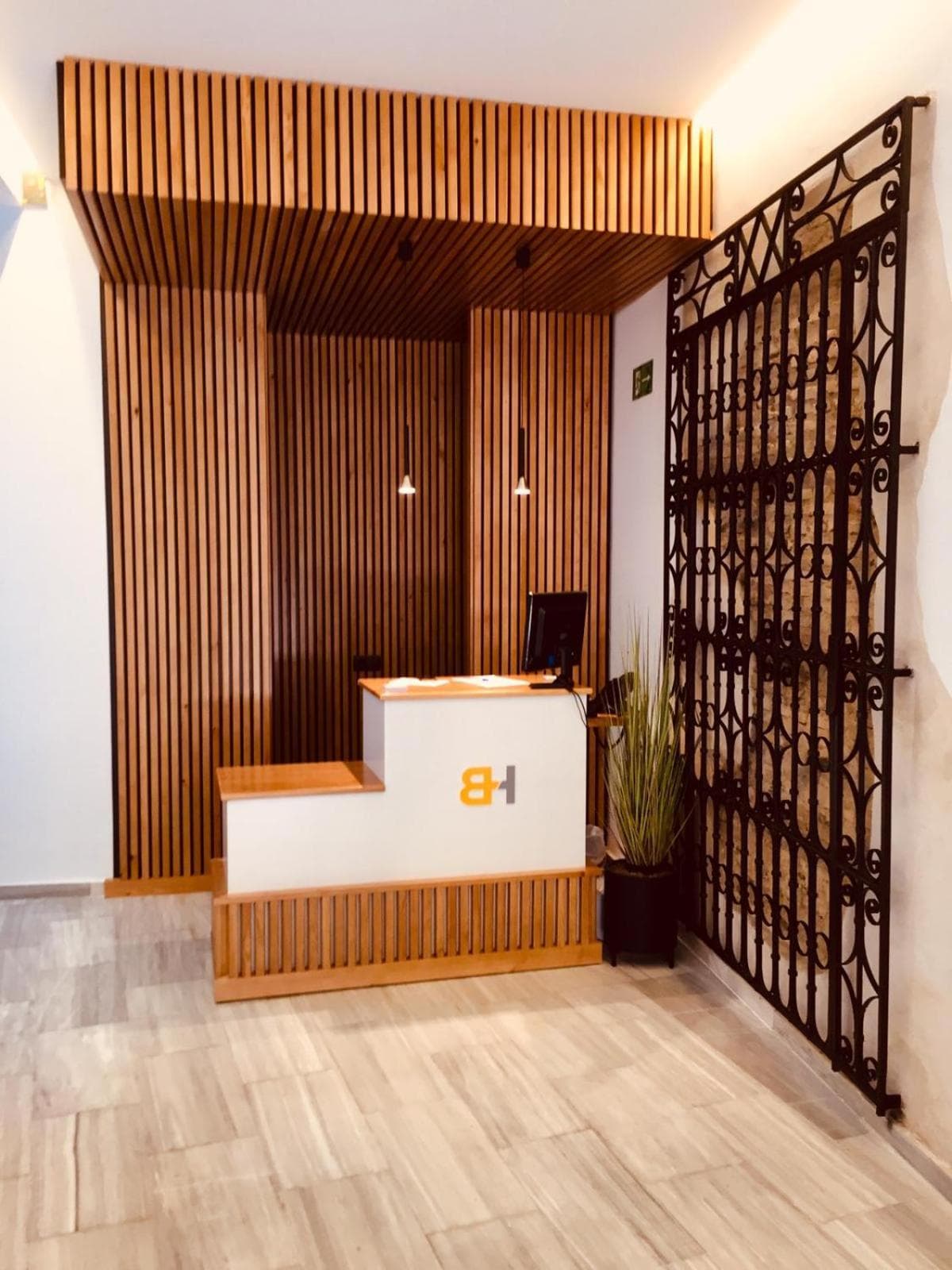 Basic Hotel Sevilla Catedral — 9